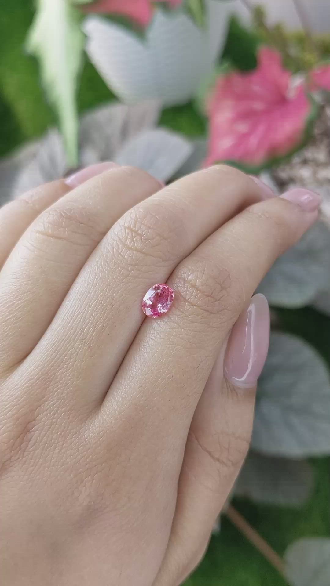 1.26 Ct. Padparadscha Sapphire from Ceylon (Sri Lanka) Size Video