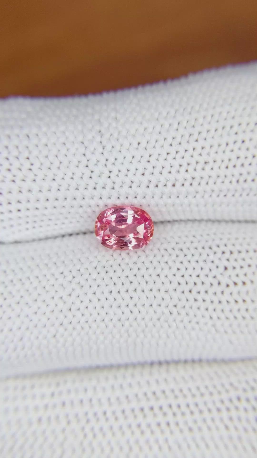 1.26 Ct. Padparadscha Sapphire from Ceylon (Sri Lanka) Size Video