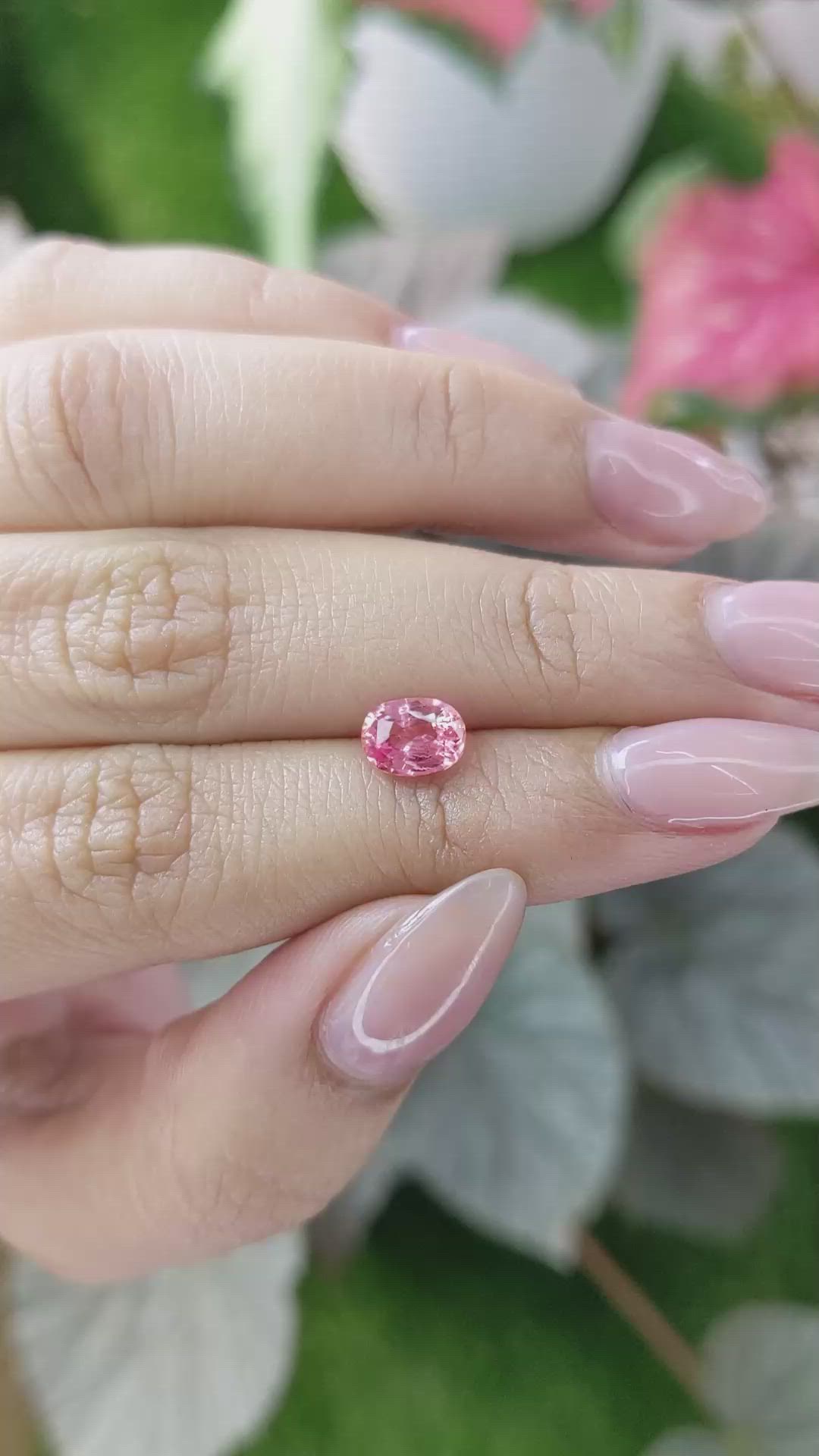 1.26 Ct. Padparadscha Sapphire from Ceylon (Sri Lanka) Size Video