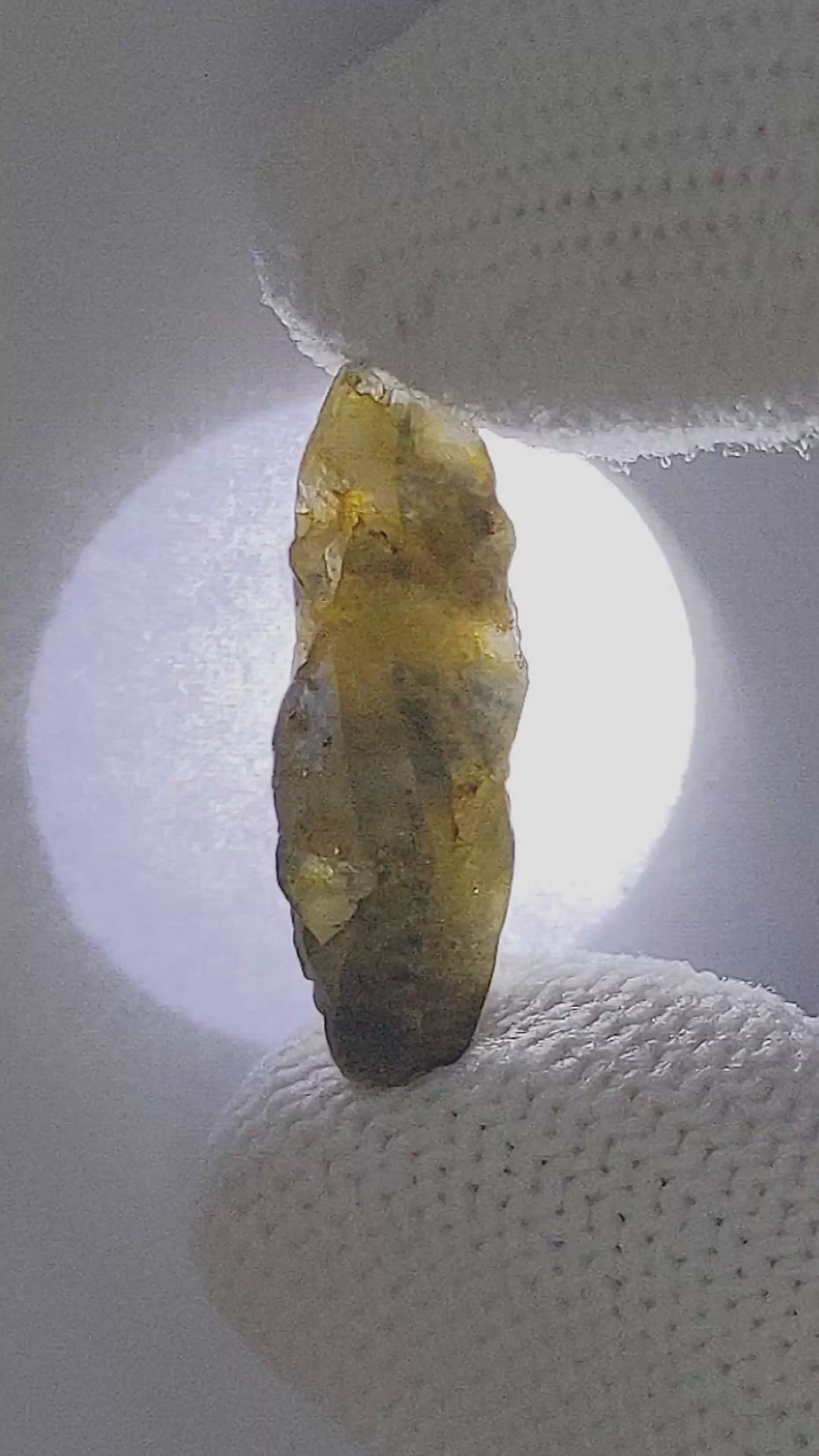 11.64 Ct. Bi Color / Parti Rough Sapphire from Ceylon (Sri Lanka) Size Video