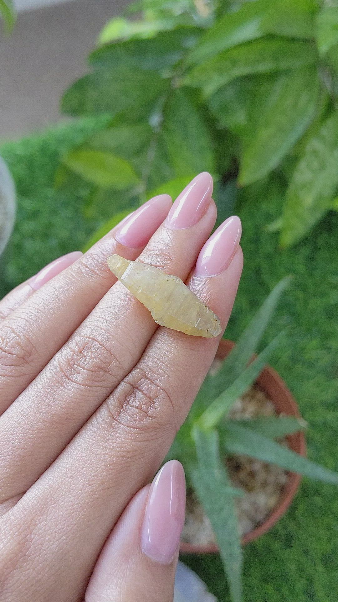 16.88 Ct. Yellow Sapphire from Ceylon (Sri Lanka) Size Video