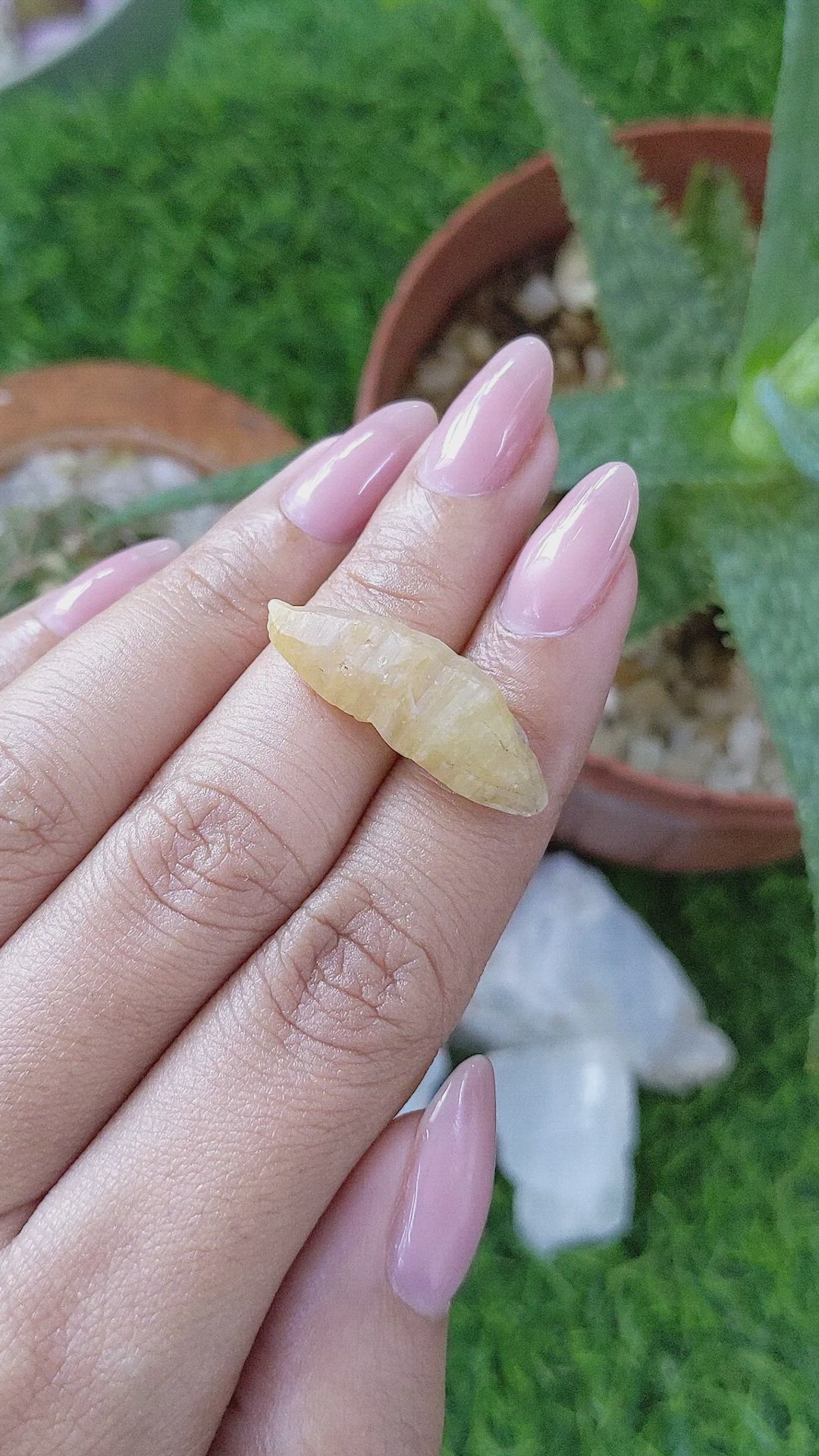 19.15 Ct. Yellow Sapphire from Ceylon (Sri Lanka) Size Video