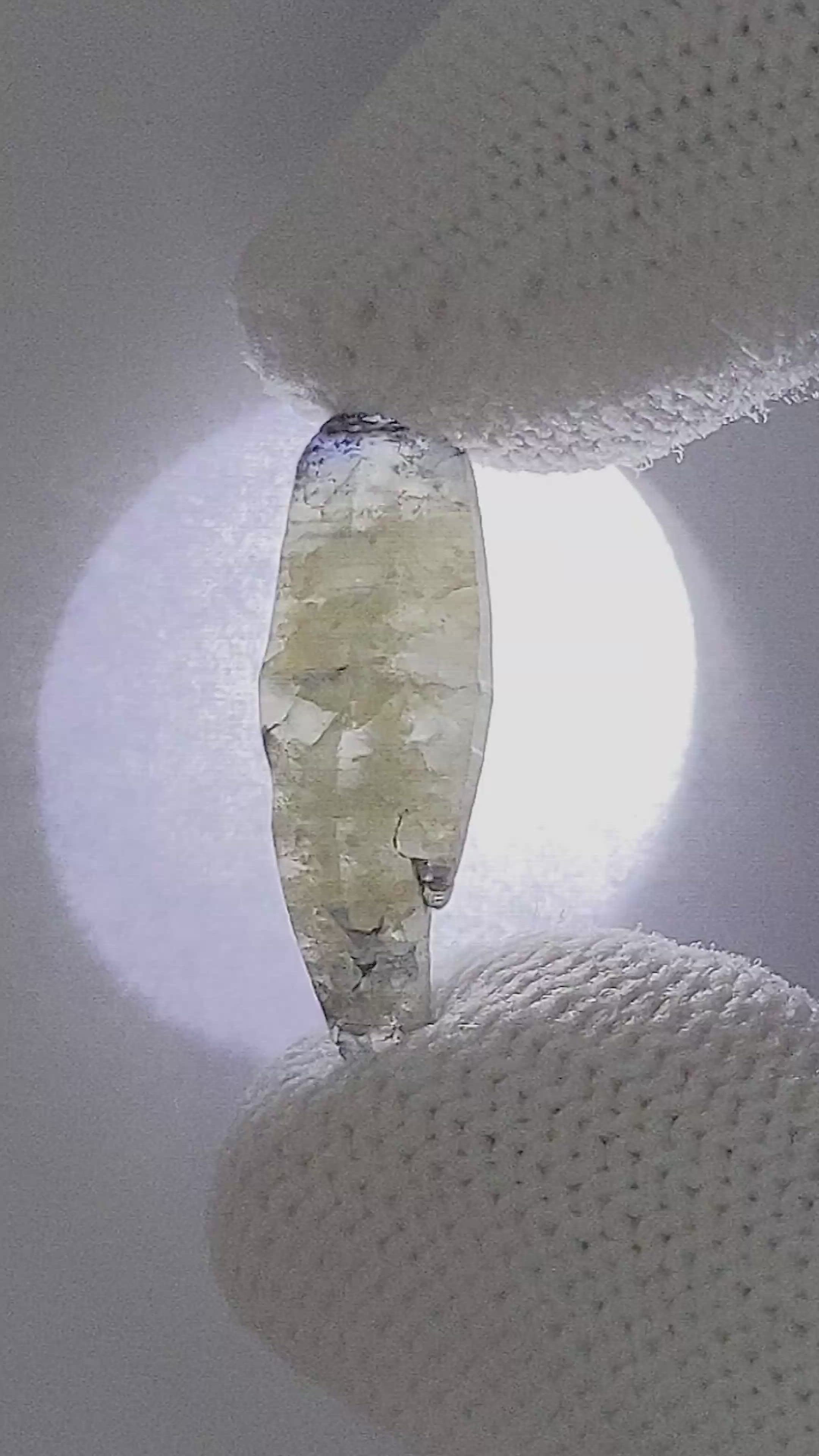 7.00 Ct. Bi Color / Parti Sapphire from Ceylon (Sri Lanka) Size Video
