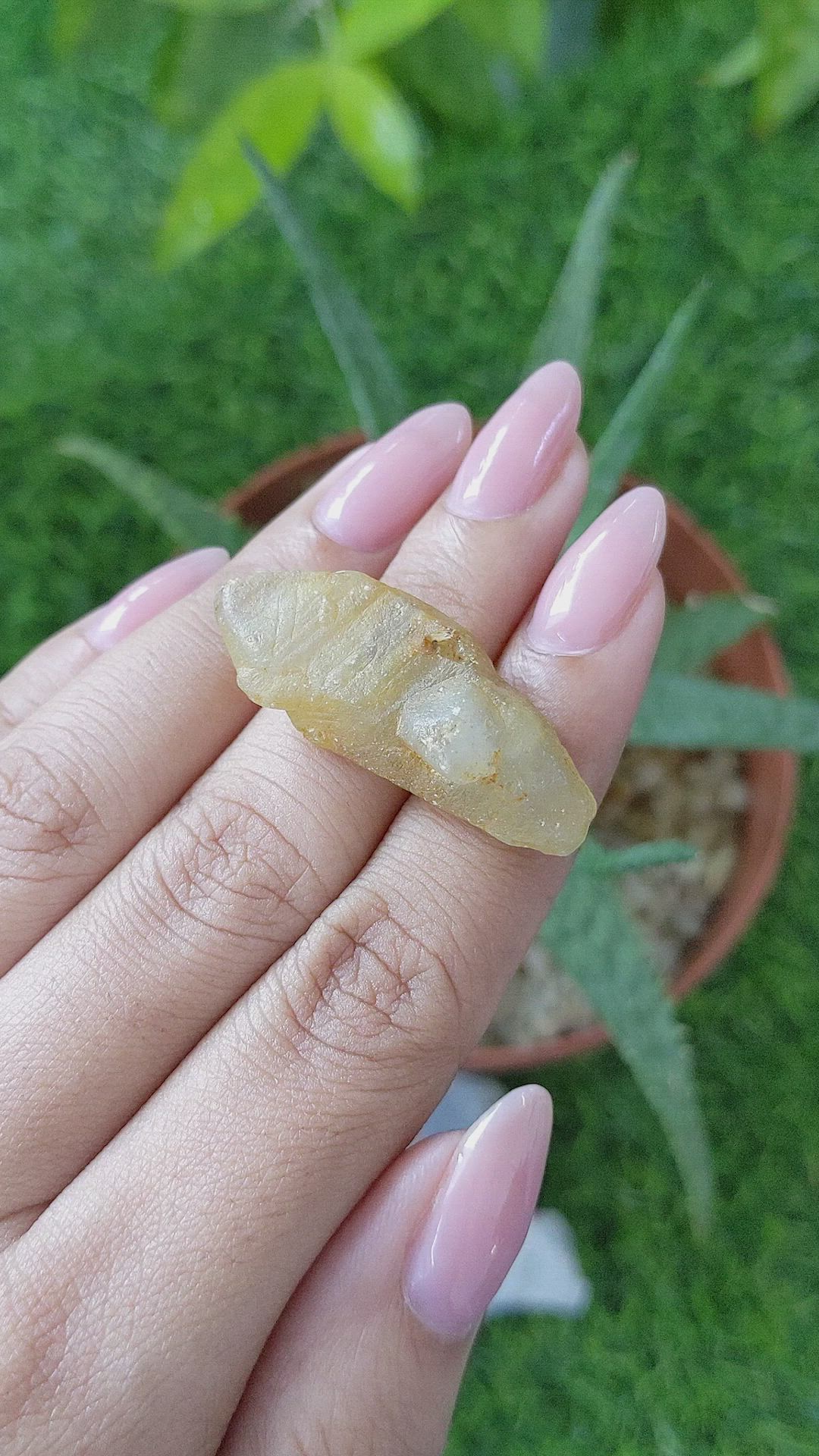 46.99 Ct. Yellow Sapphire from Ceylon (Sri Lanka) Size Video