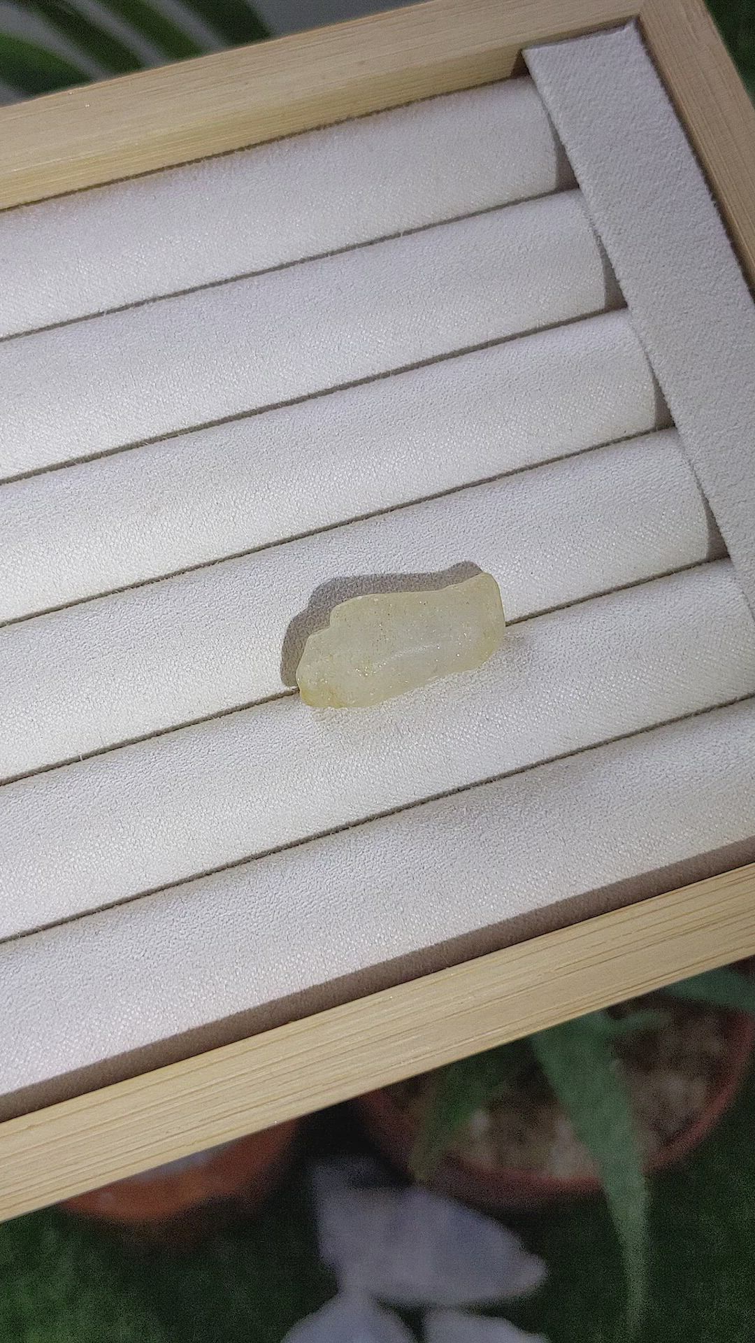 23.44 Ct. White Sapphire from Ceylon (Sri Lanka) Size Video