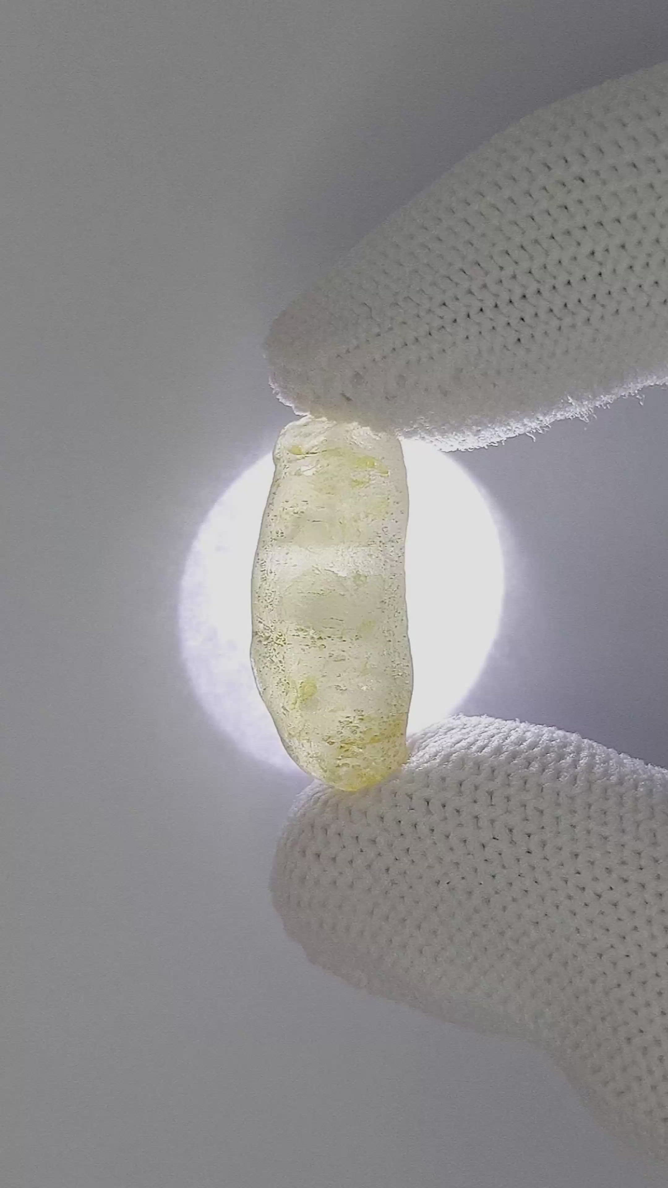 23.44 Ct. White Sapphire from Ceylon (Sri Lanka) Size Video