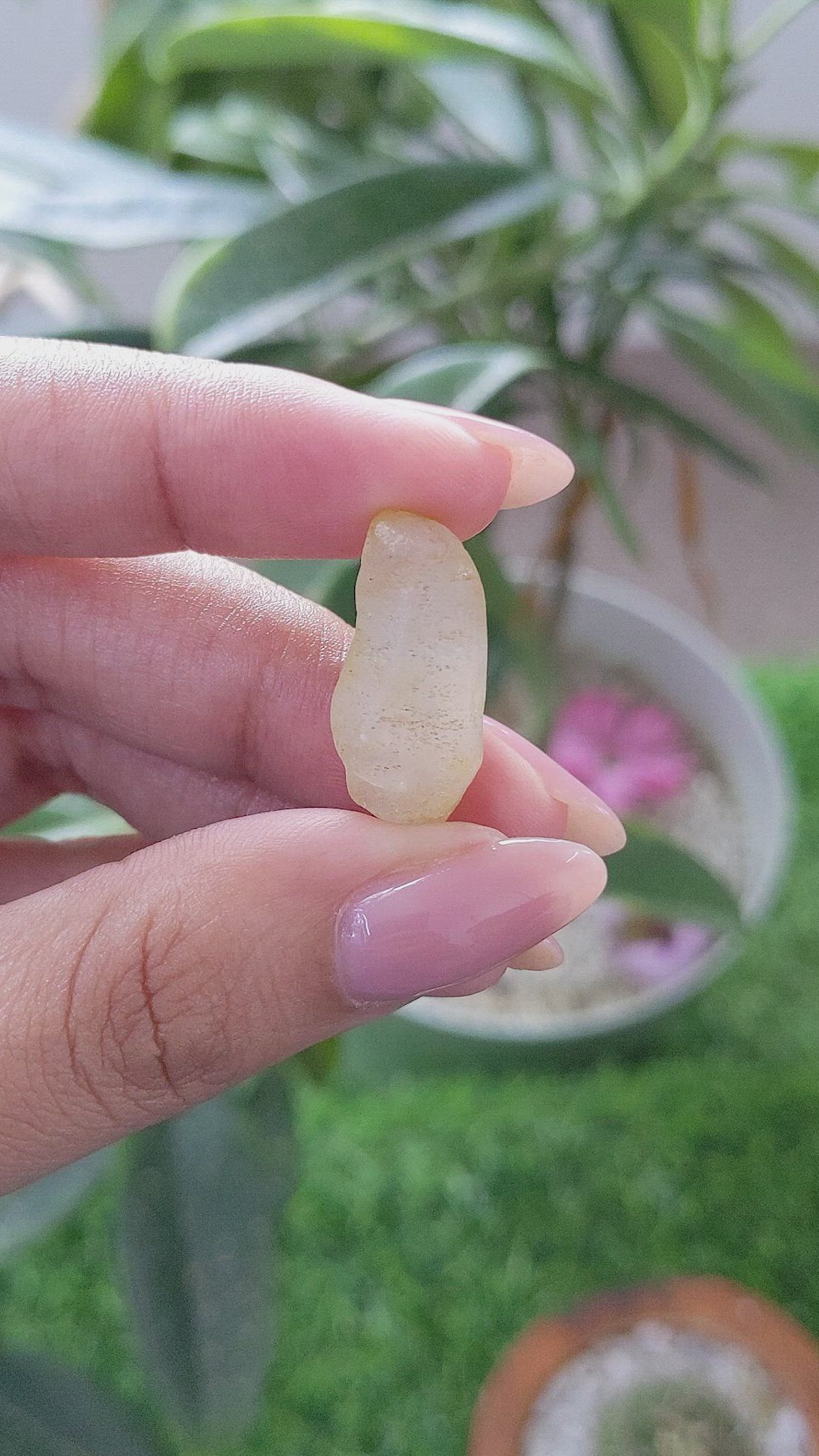 23.44 Ct. White Sapphire from Ceylon (Sri Lanka) Size Video