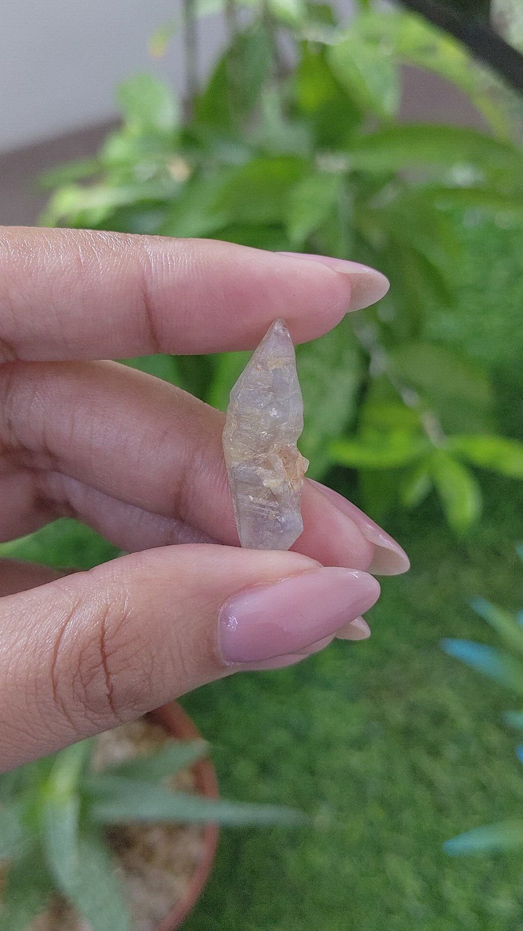 18.57 Ct. White Sapphire from Ceylon (Sri Lanka) Size Video