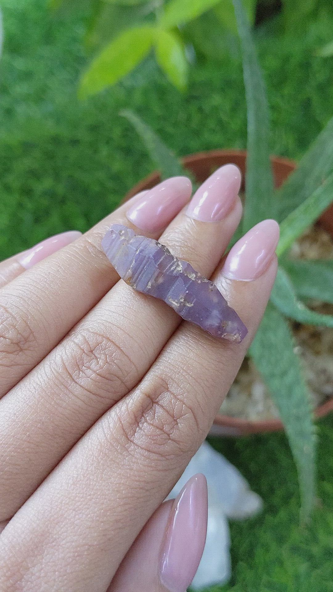 24.59 Ct. Pinkish Purple Sapphire from Ceylon (Sri Lanka) Size Video