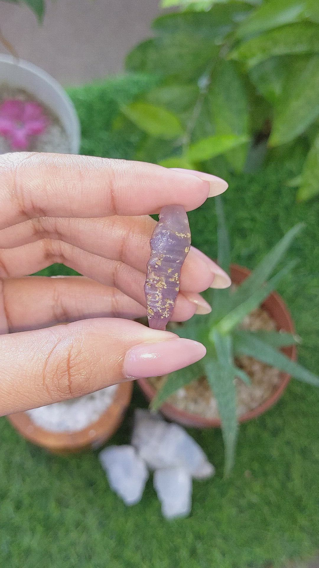 24.59 Ct. Pinkish Purple Sapphire from Ceylon (Sri Lanka) Size Video