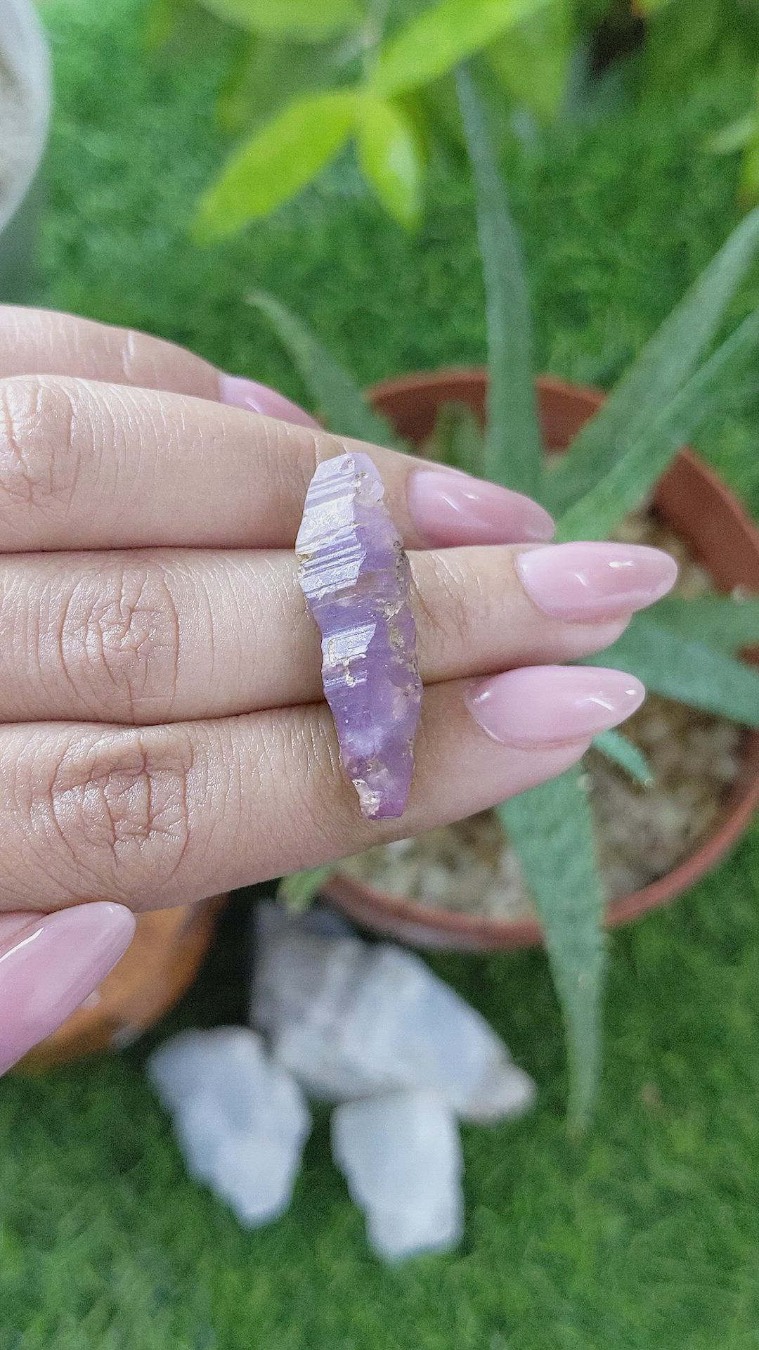 24.59 Ct. Pinkish Purple Sapphire from Ceylon (Sri Lanka) Size Video