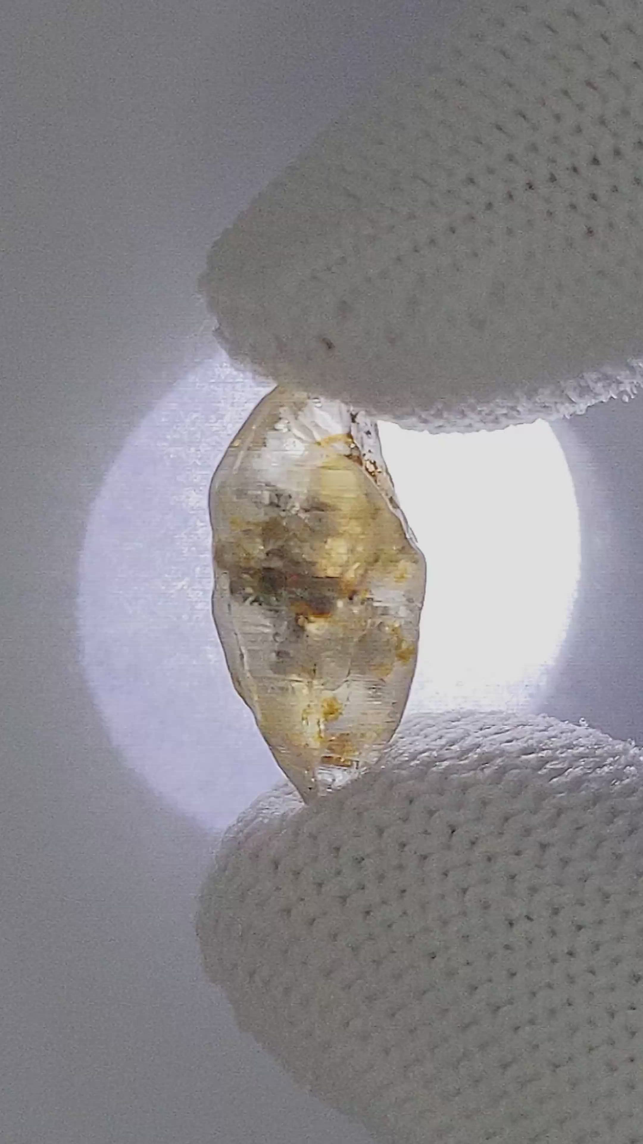 10.03 Ct. Bi Color / Parti Sapphire from Ceylon (Sri Lanka) Size Video