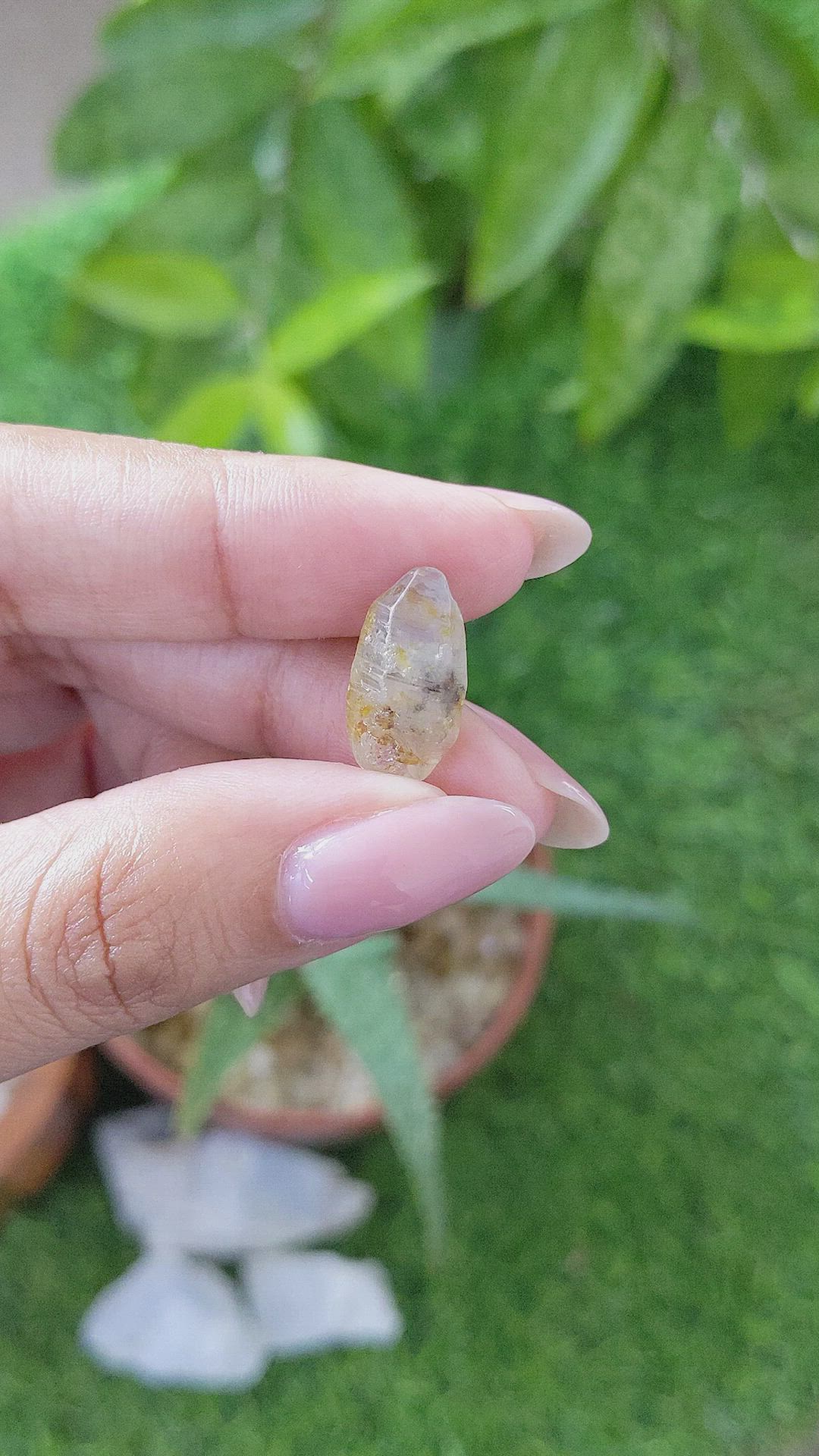 10.03 Ct. Bi Color / Parti Sapphire from Ceylon (Sri Lanka) Size Video