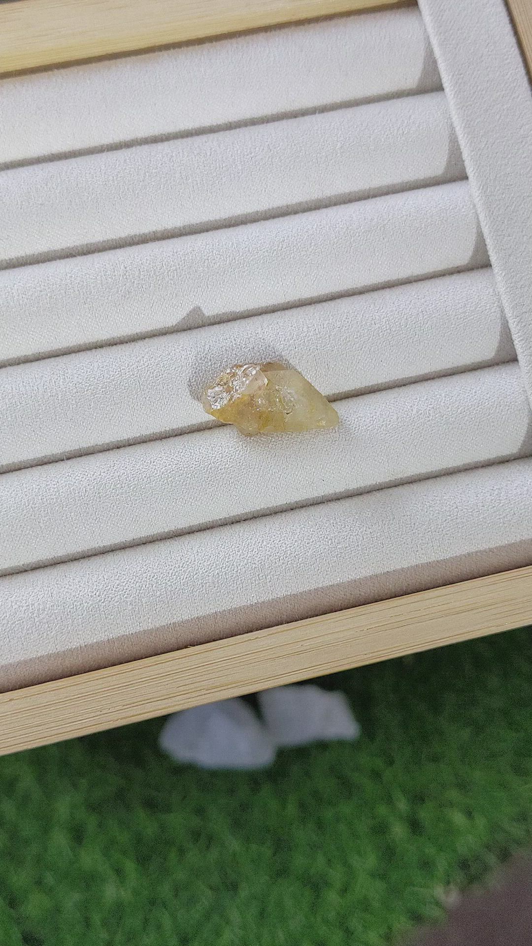 17.36 Ct. Yellow Sapphire from Ceylon (Sri Lanka) Size Video
