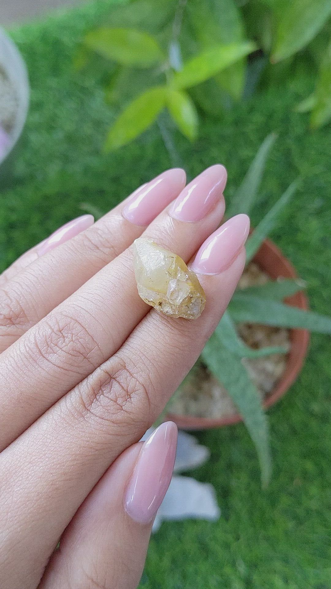 17.36 Ct. Yellow Sapphire from Ceylon (Sri Lanka) Size Video