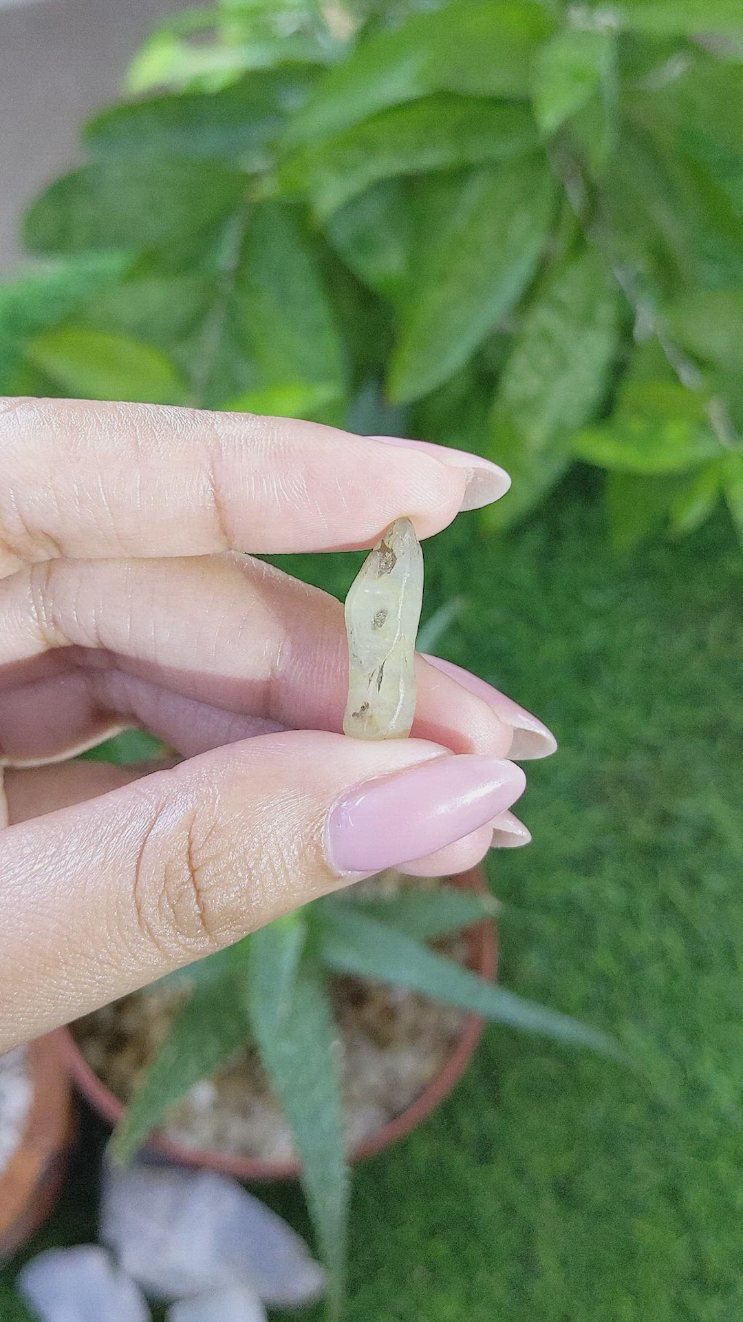 9.96 Ct. White Sapphire from Ceylon (Sri Lanka) Size Video