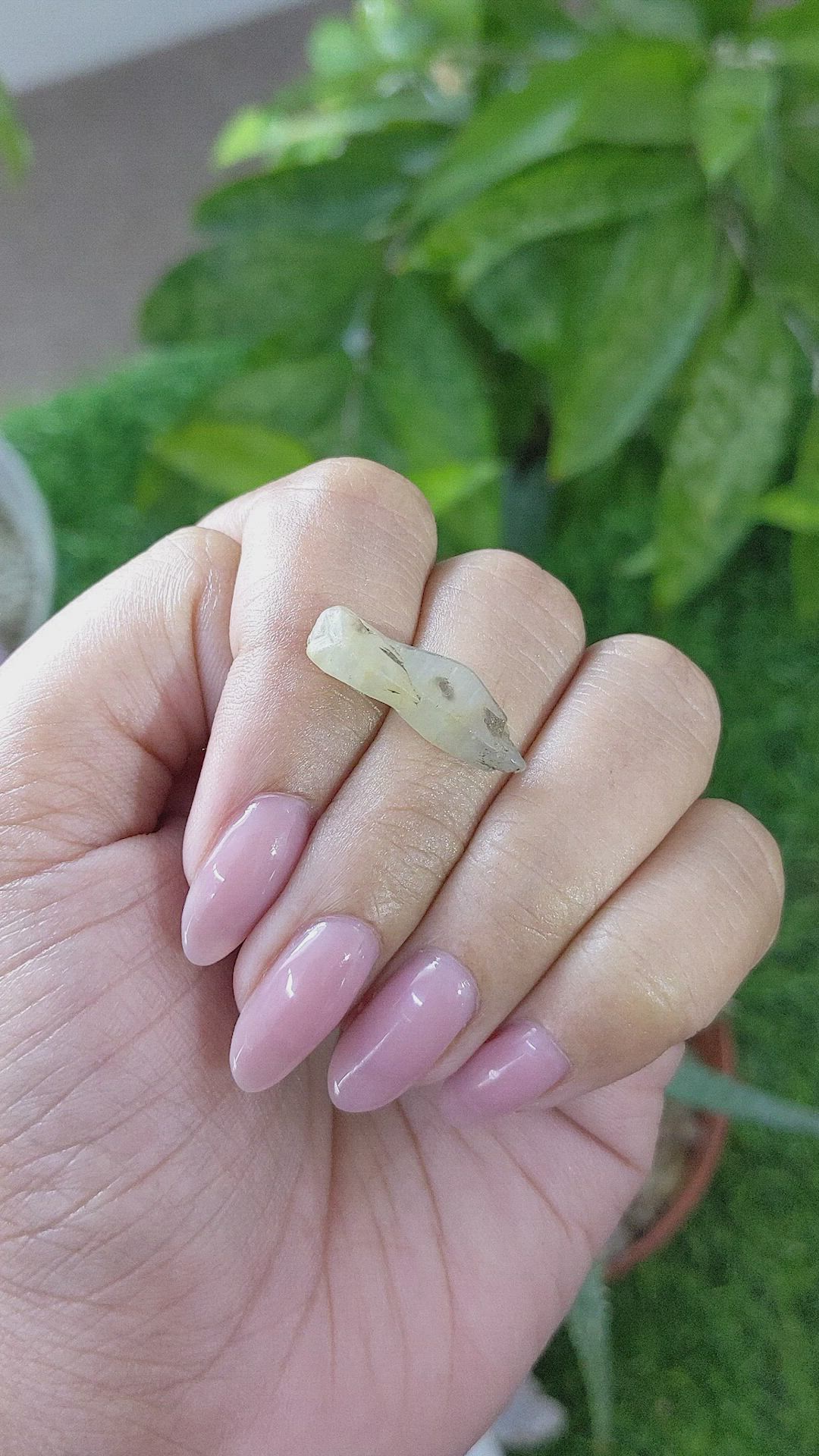 9.96 Ct. White Sapphire from Ceylon (Sri Lanka) Size Video