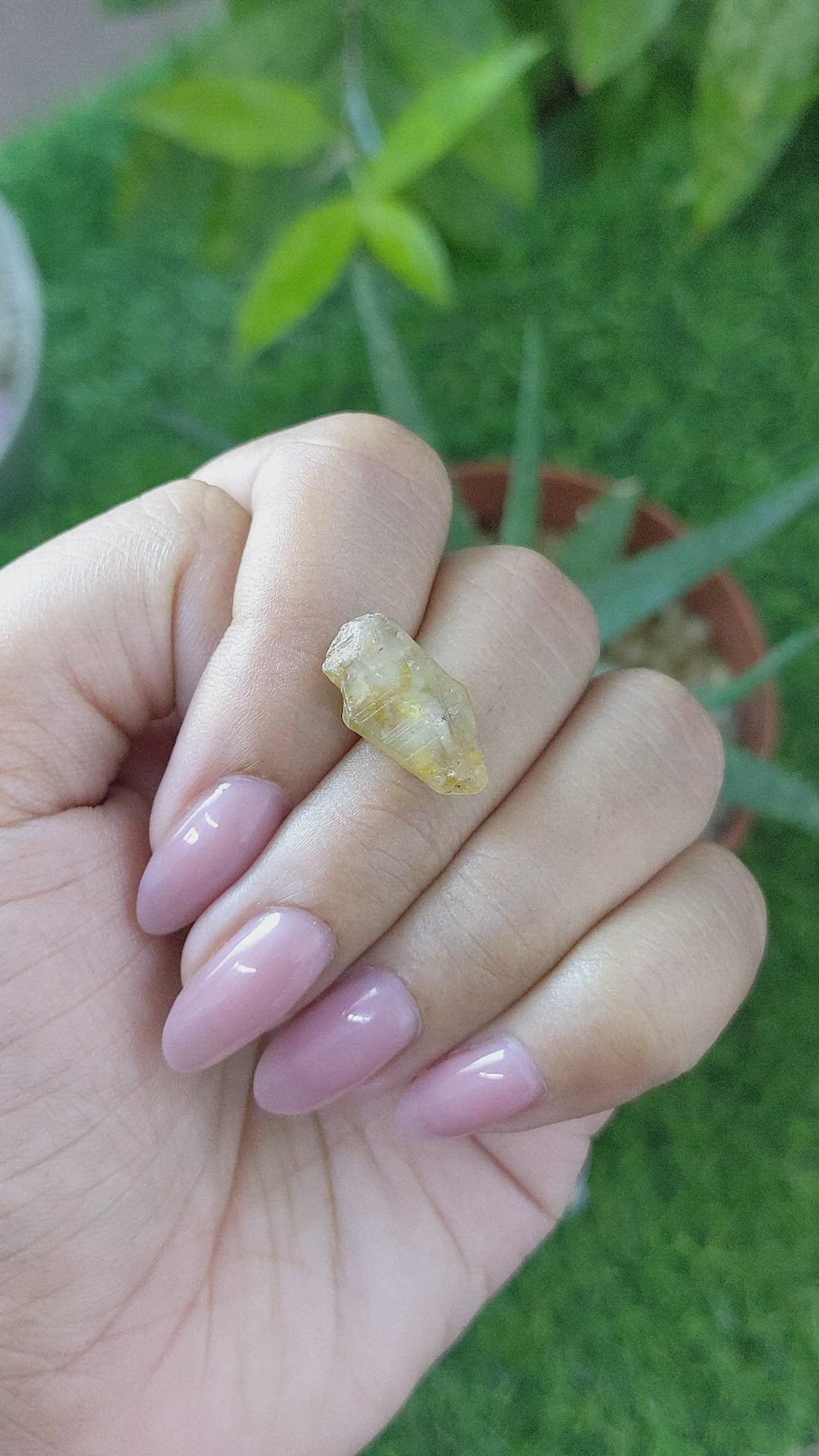 9.59 Ct. White Sapphire from Ceylon (Sri Lanka) Size Video