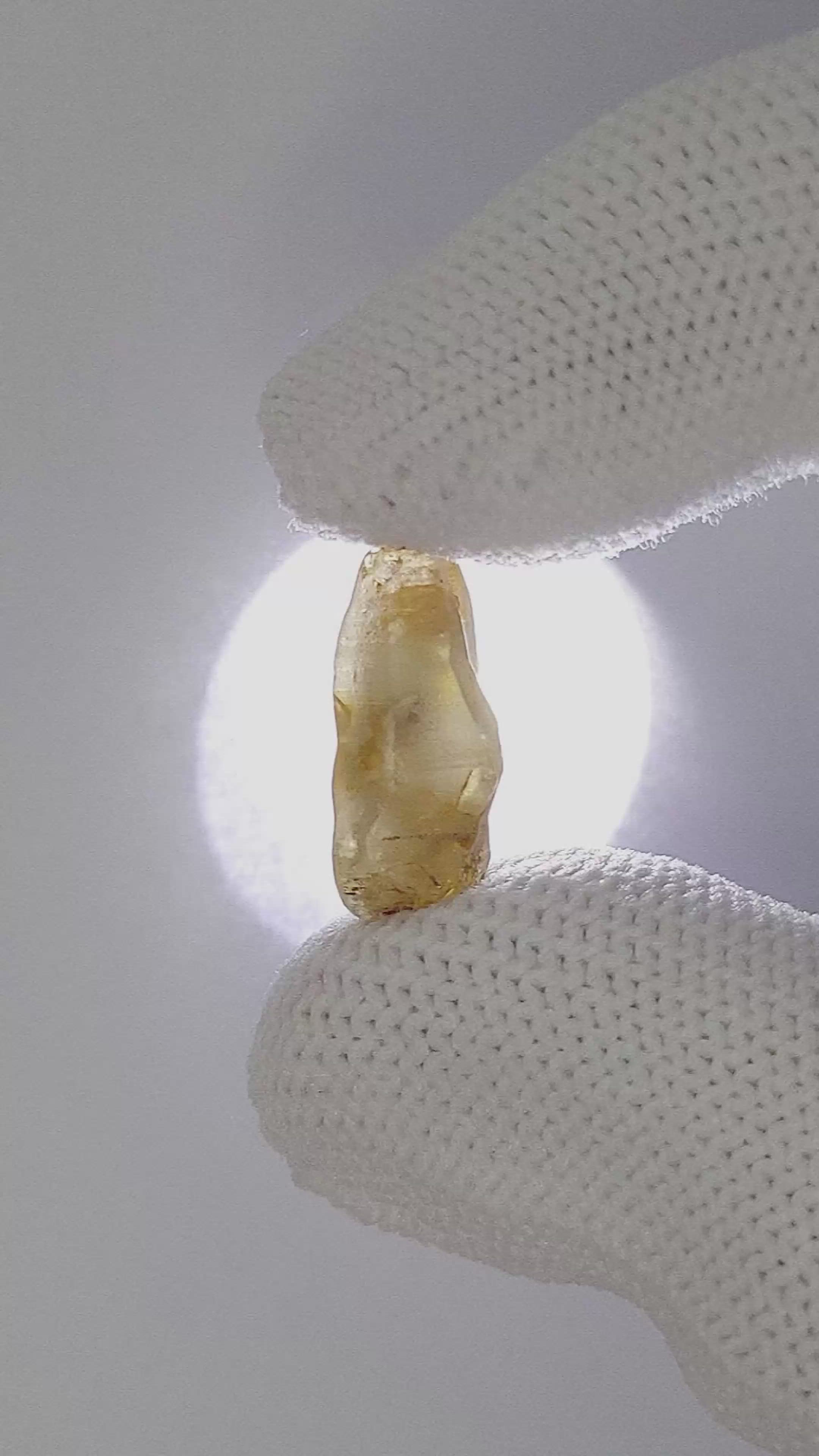 9.59 Ct. White Sapphire from Ceylon (Sri Lanka) Size Video