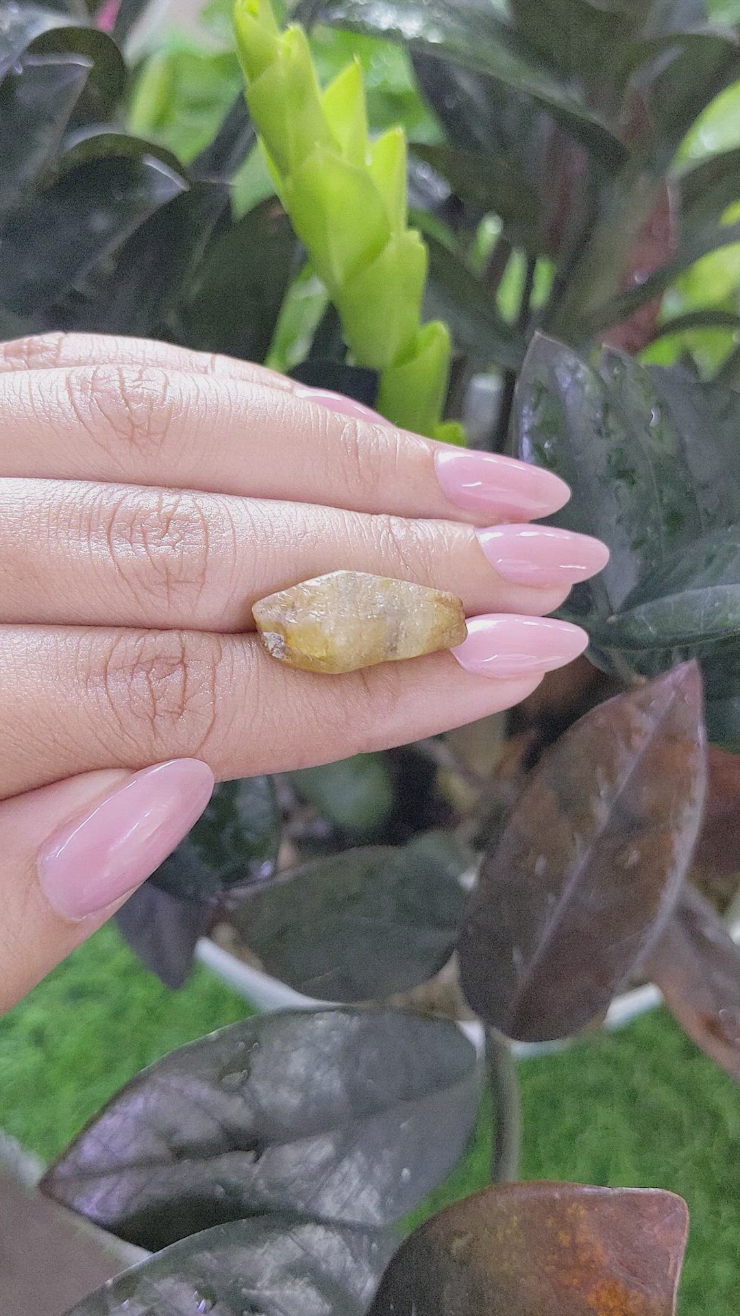22.58 Ct. Yellow Sapphire from Ceylon (Sri Lanka) Size Video