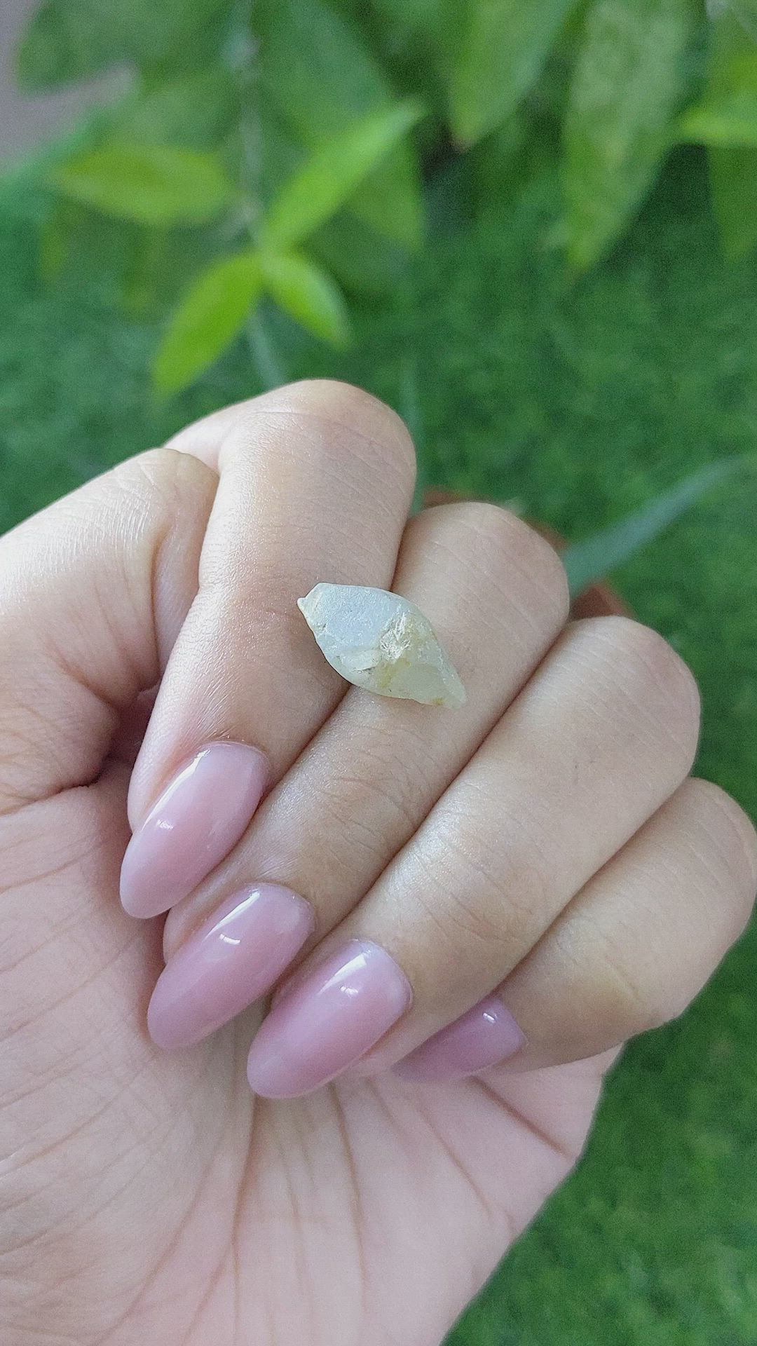 7.77 Ct. White Sapphire from Ceylon (Sri Lanka) Size Video