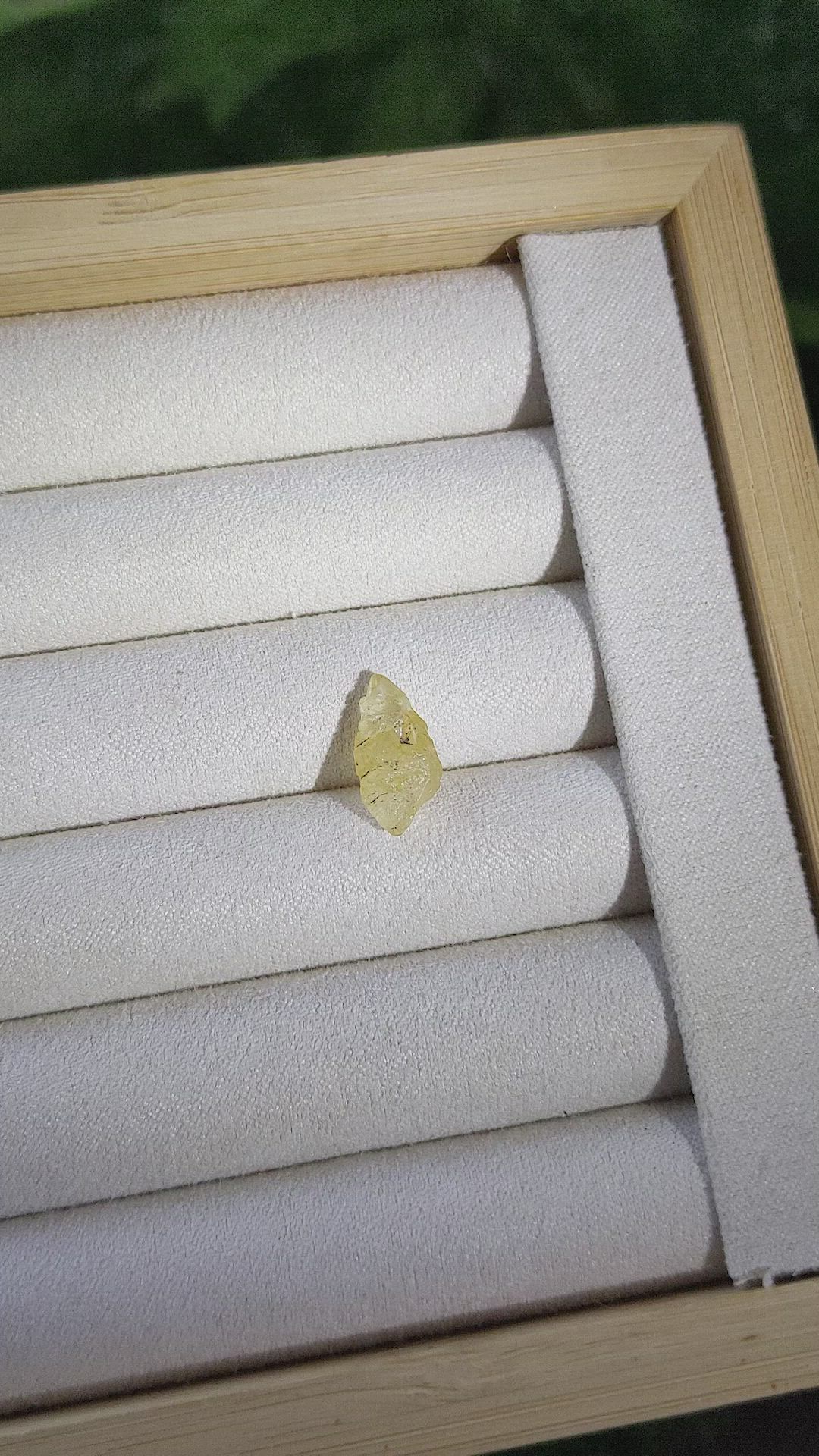 4.62 Ct. Yellow Sapphire from Ceylon (Sri Lanka) Size Video
