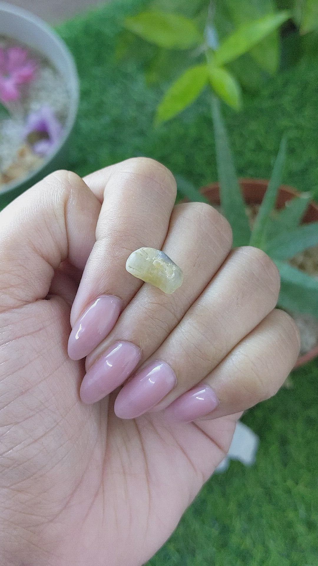 6.63 Ct. Yellow Sapphire from Ceylon (Sri Lanka) Size Video