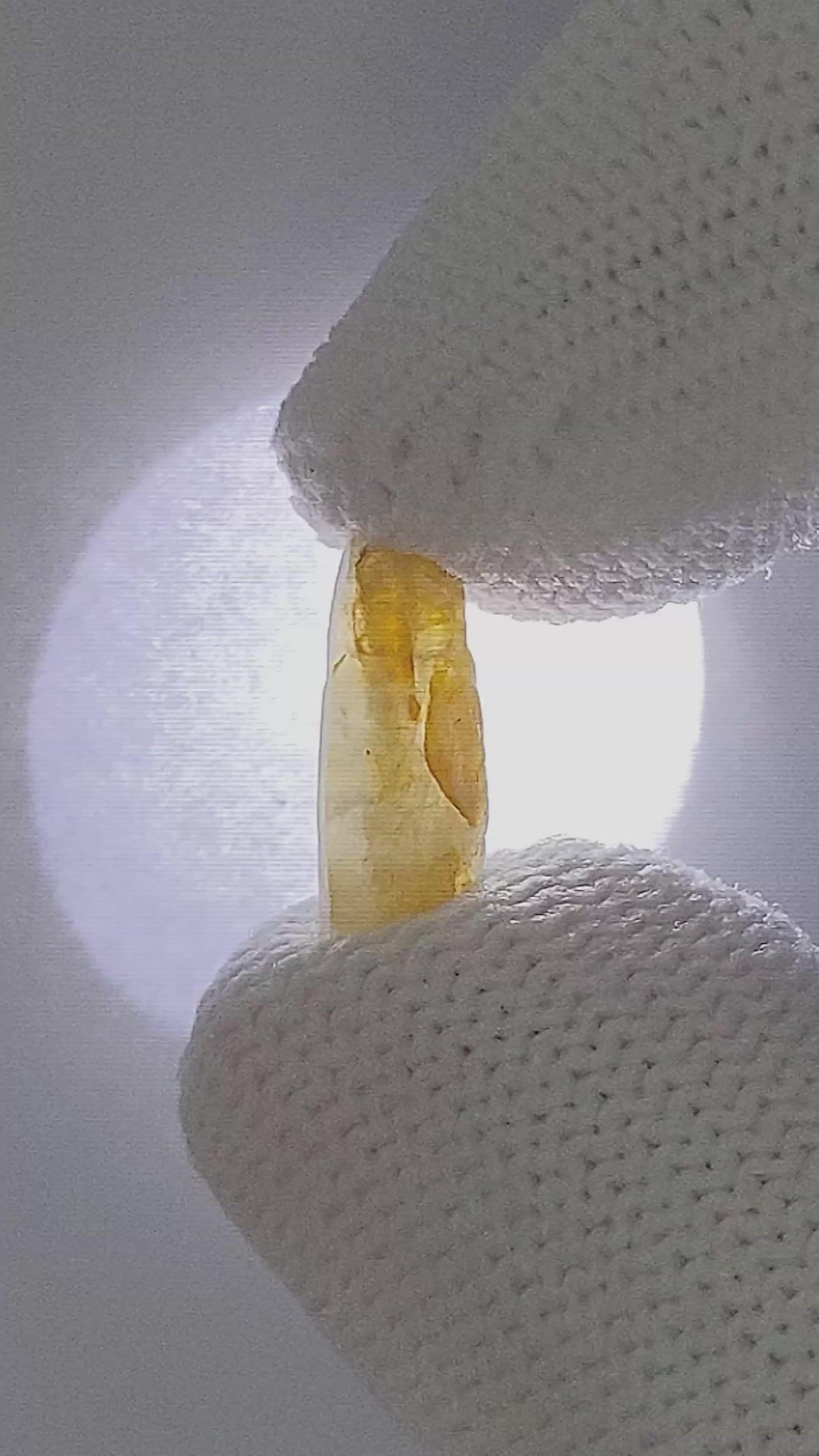 2.10 Ct. Yellow Sapphire from Ceylon (Sri Lanka) Size Video