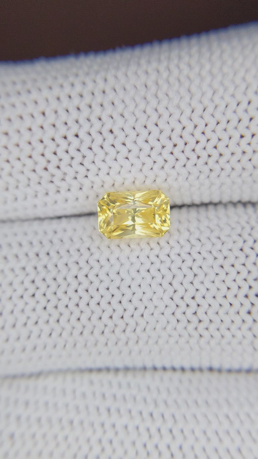 1.81 Ct. Yellow Sapphire from Ceylon (Sri Lanka) Size Video