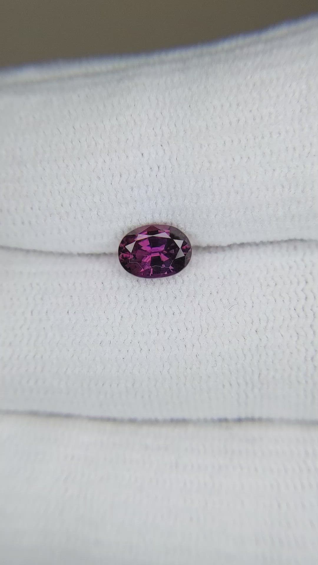0.93 Ct. Pinkish Purple Sapphire from Ceylon (Sri Lanka) Size Video