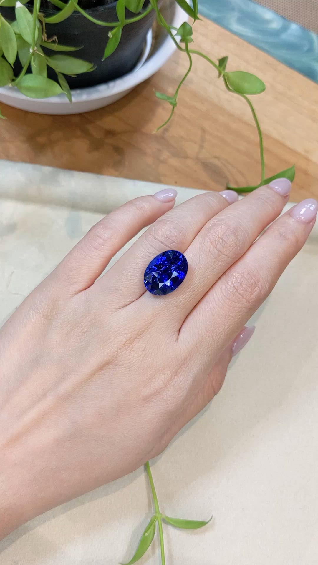 18.10 Ct. Blue Sapphire from Ceylon (Sri Lanka) Size Video