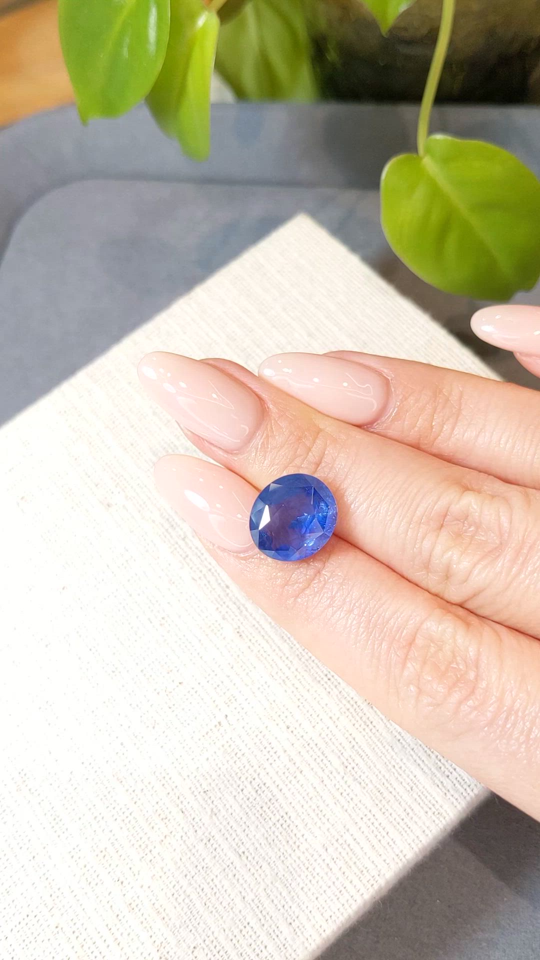 10.37 Ct. Blue Sapphire from Ceylon (Sri Lanka) Size Video