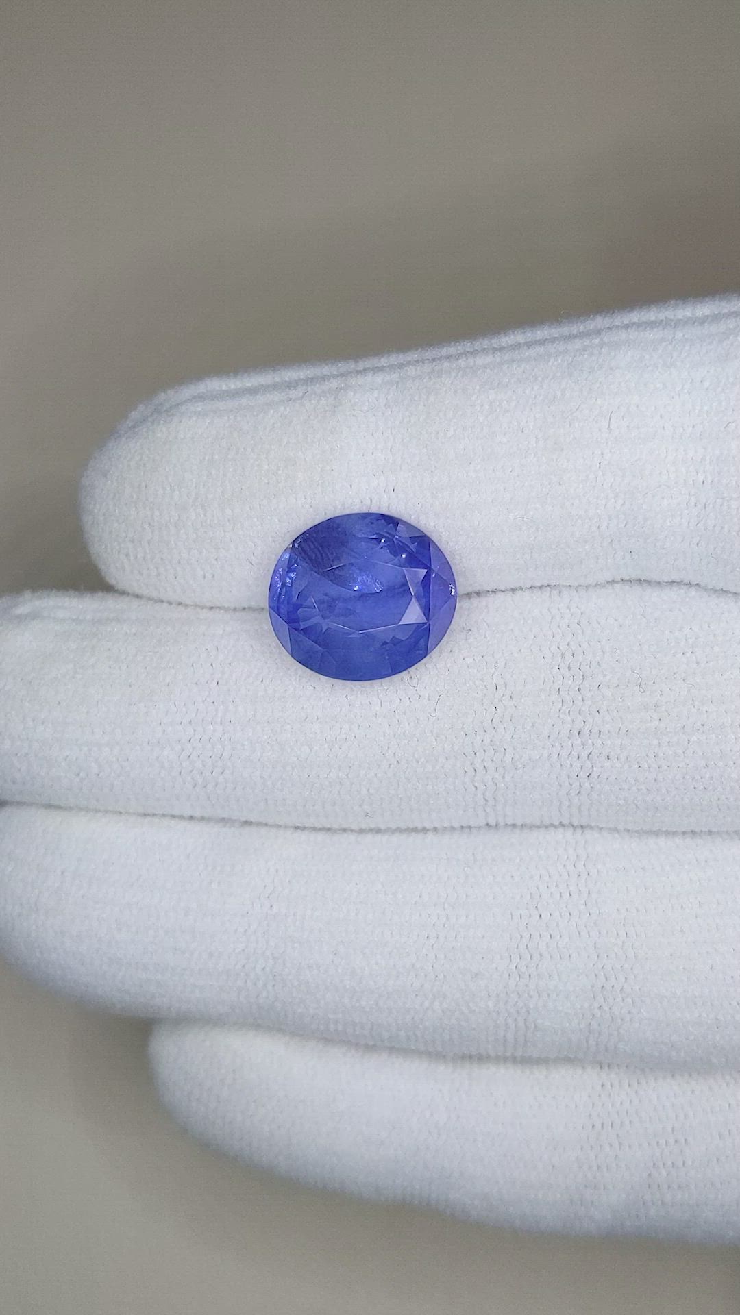 10.37 Ct. Blue Sapphire from Ceylon (Sri Lanka) Size Video