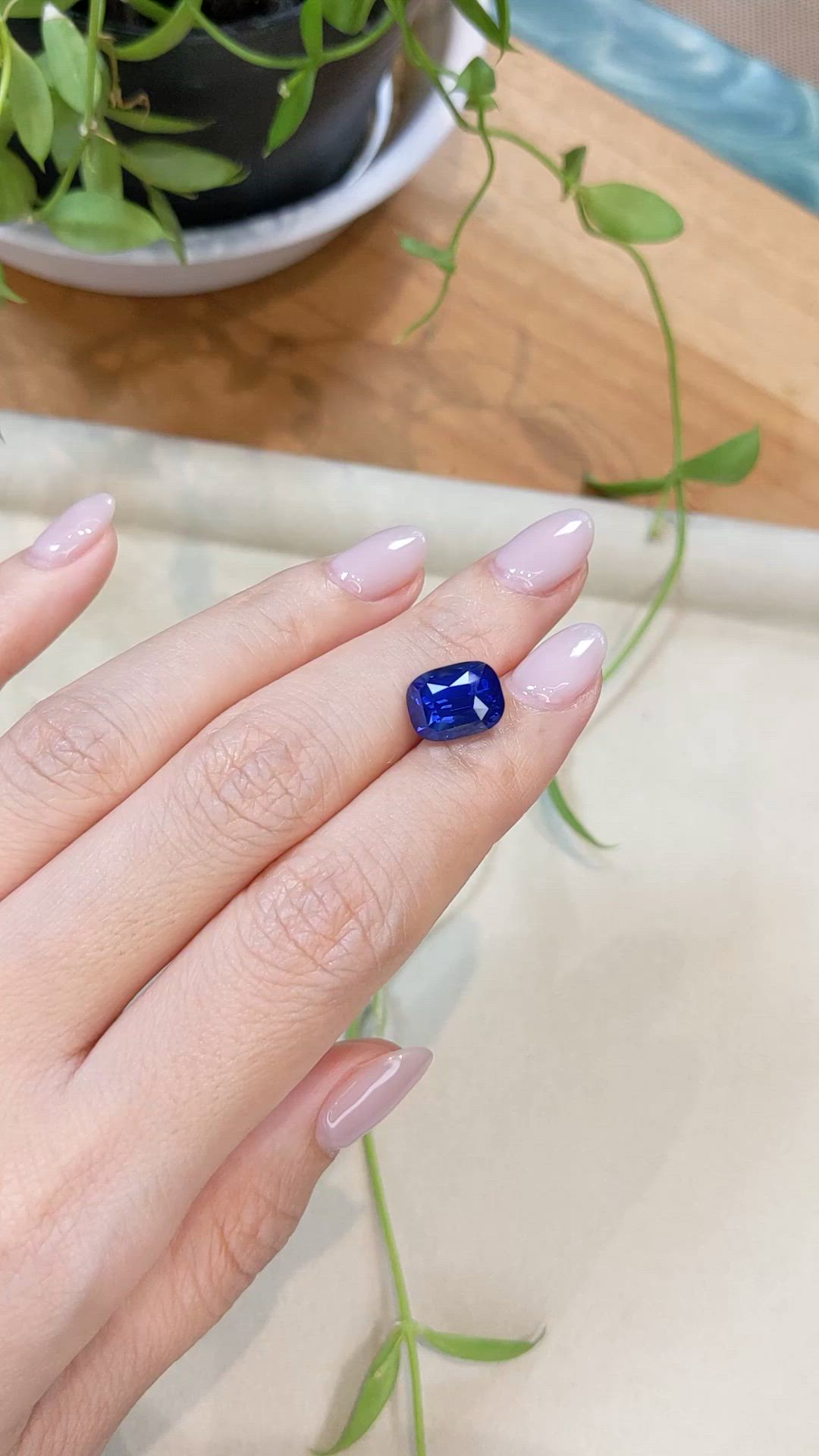 7.10 Ct. Blue Sapphire from Ceylon (Sri Lanka) Size Video