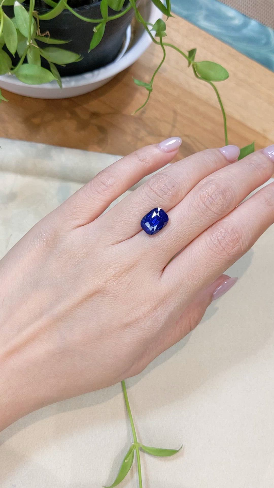 7.10 Ct. Blue Sapphire from Ceylon (Sri Lanka) Size Video