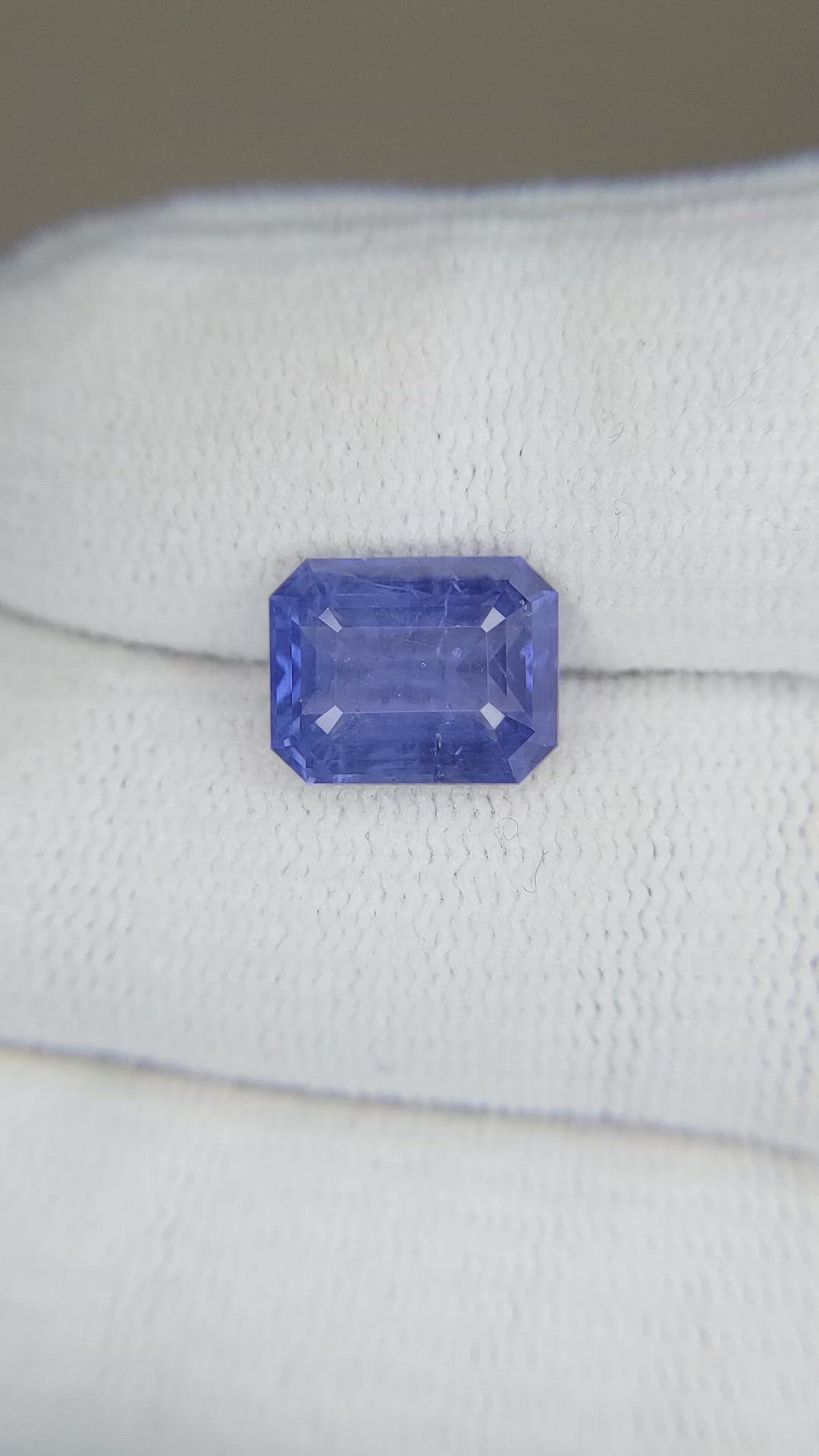 5.00 Ct. Blue Sapphire from Ceylon (Sri Lanka) Size Video