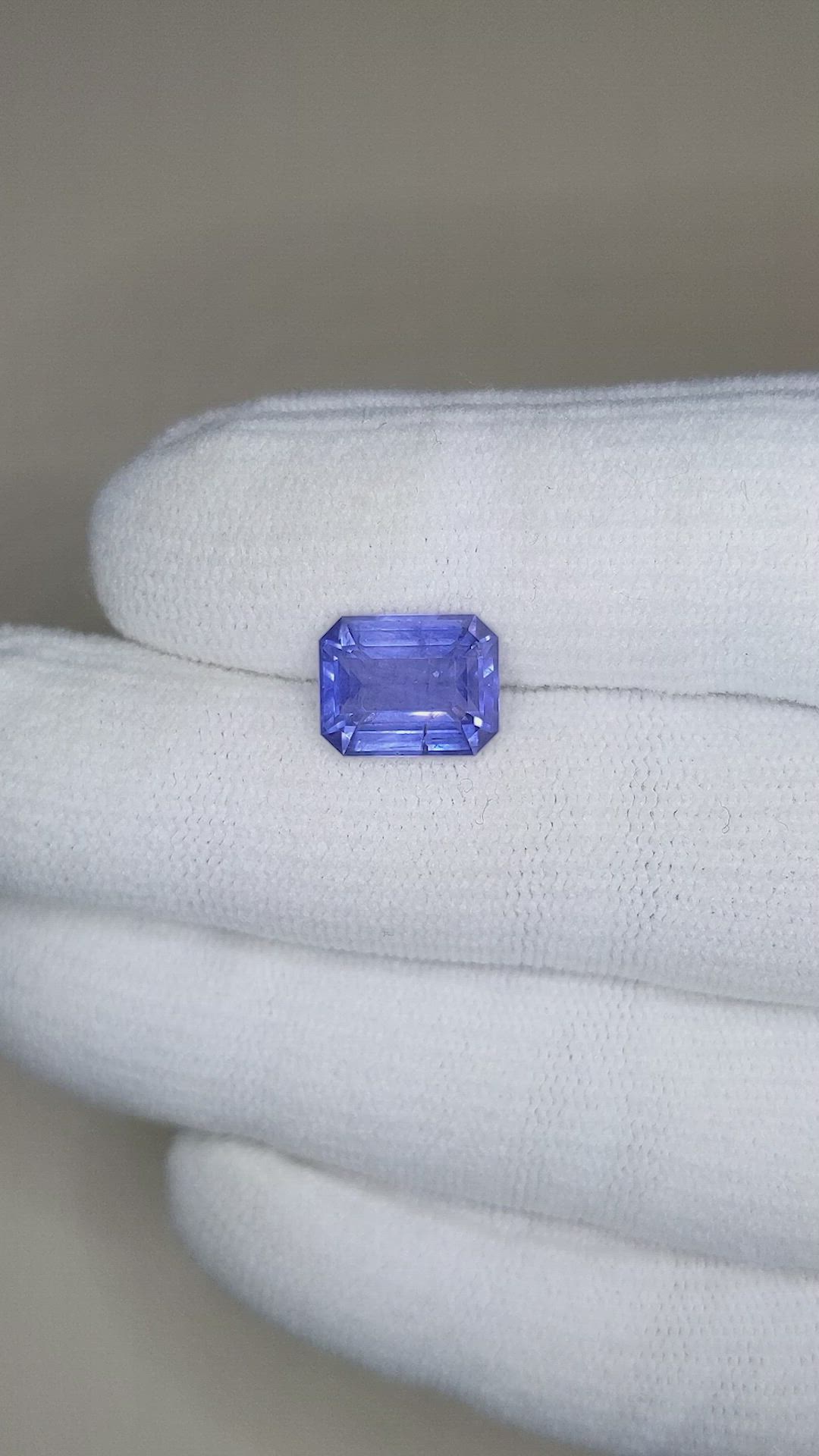 5.00 Ct. Blue Sapphire from Ceylon (Sri Lanka) Size Video