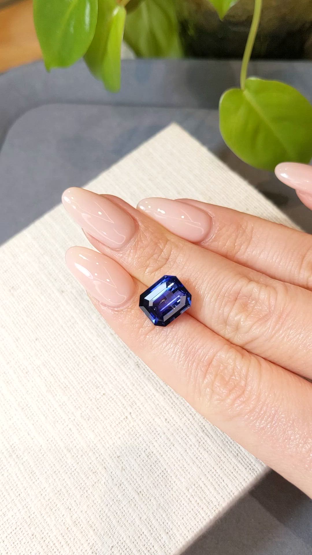 6.80 Ct. Blue Sapphire from Ceylon (Sri Lanka) Size Video