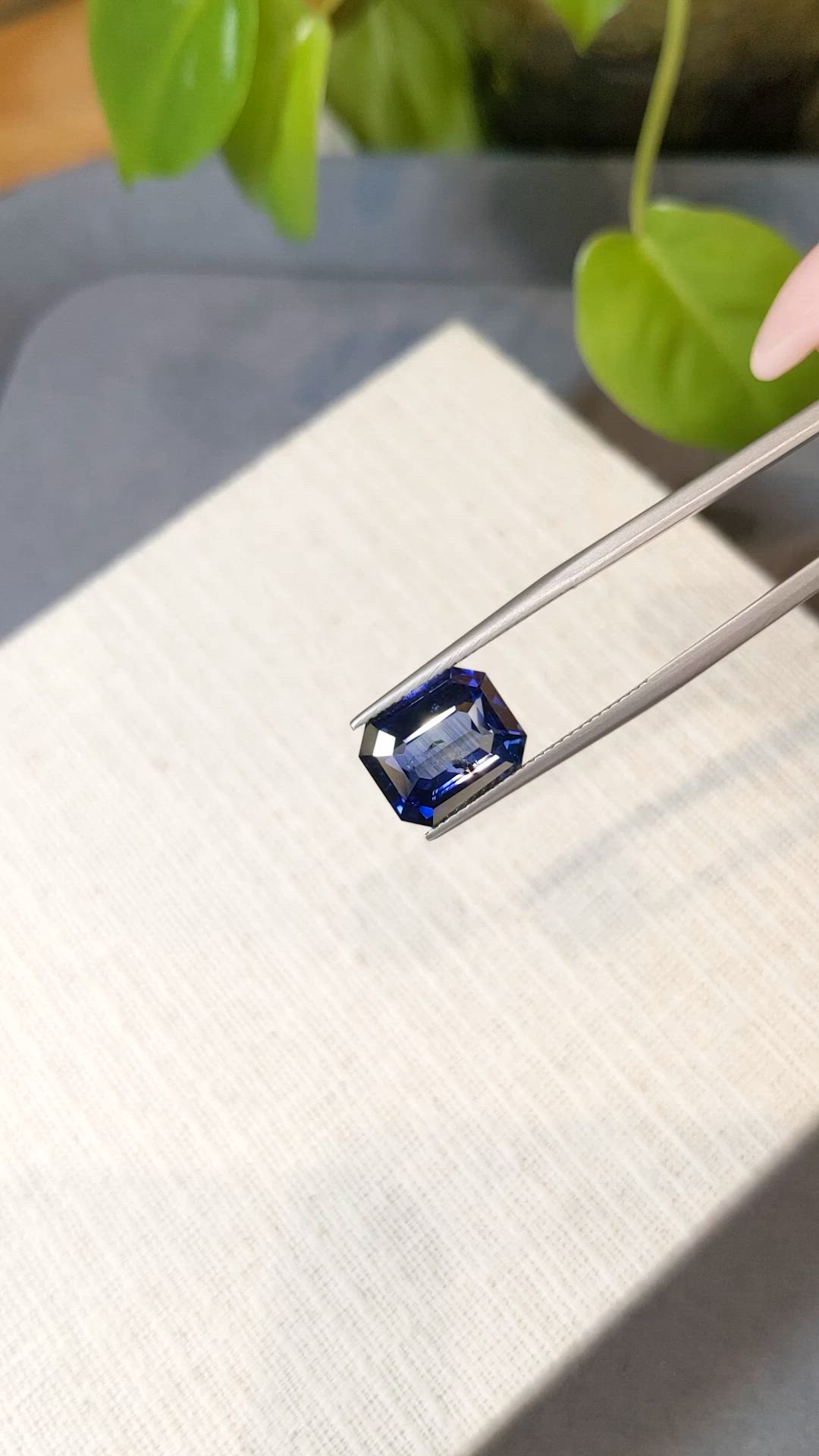 6.80 Ct. Blue Sapphire from Ceylon (Sri Lanka) Size Video