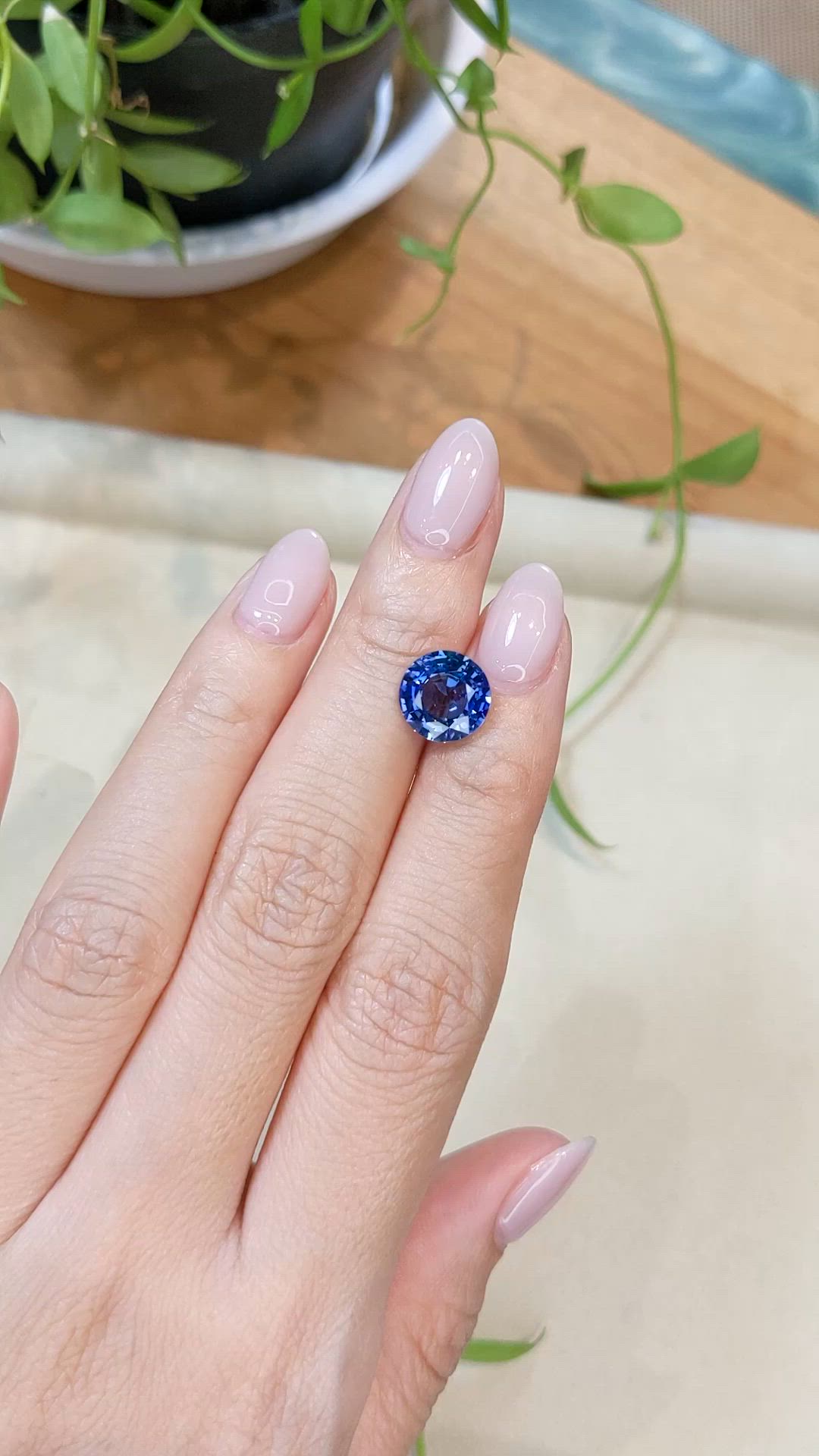 4.20 Ct. Blue Sapphire from Ceylon (Sri Lanka) Size Video