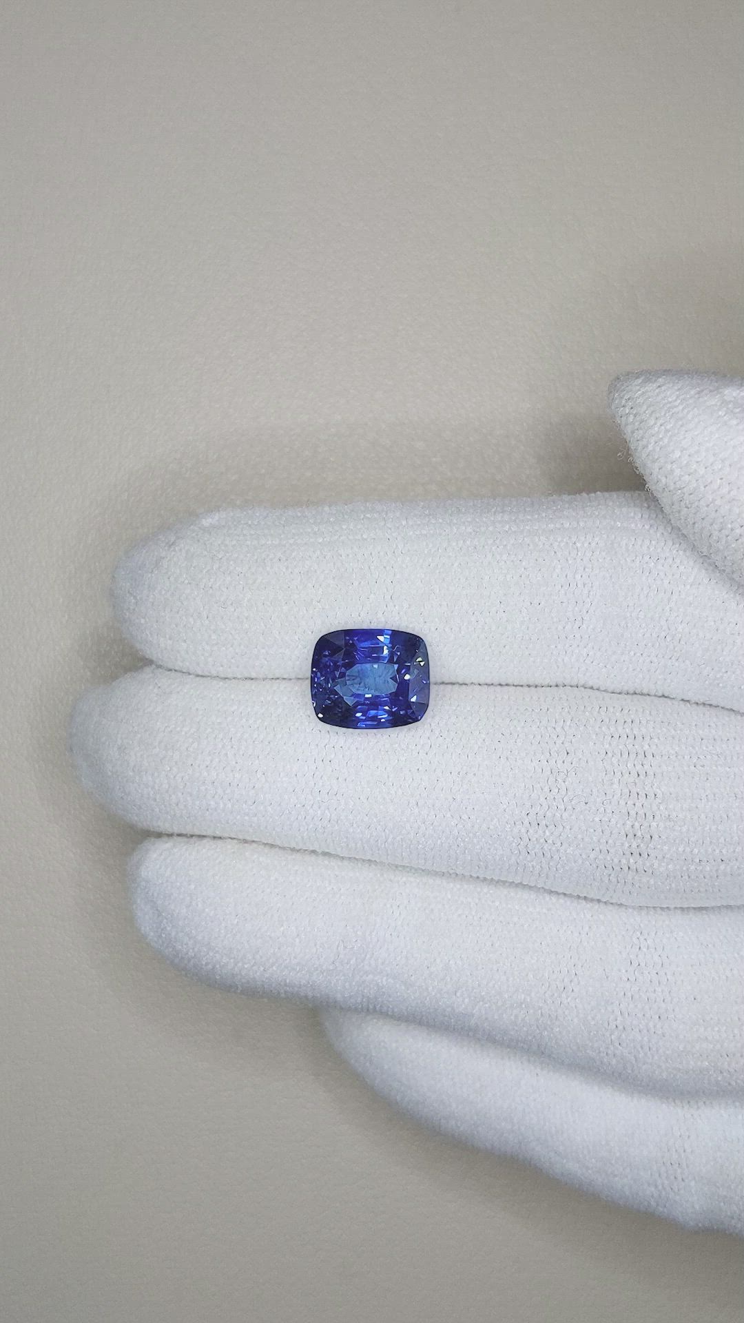 4.70 Ct. Blue Sapphire from Ceylon (Sri Lanka) Size Video