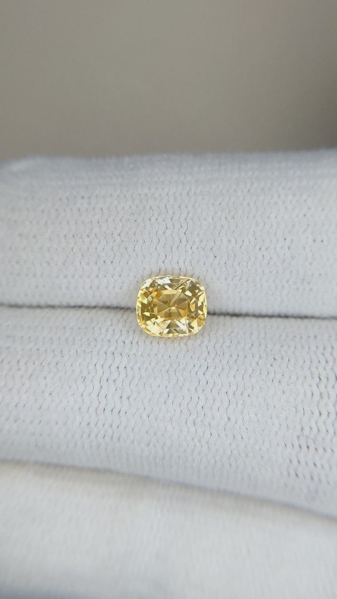 1.23 Ct. Yellow Sapphire from Ceylon (Sri Lanka) Size Video