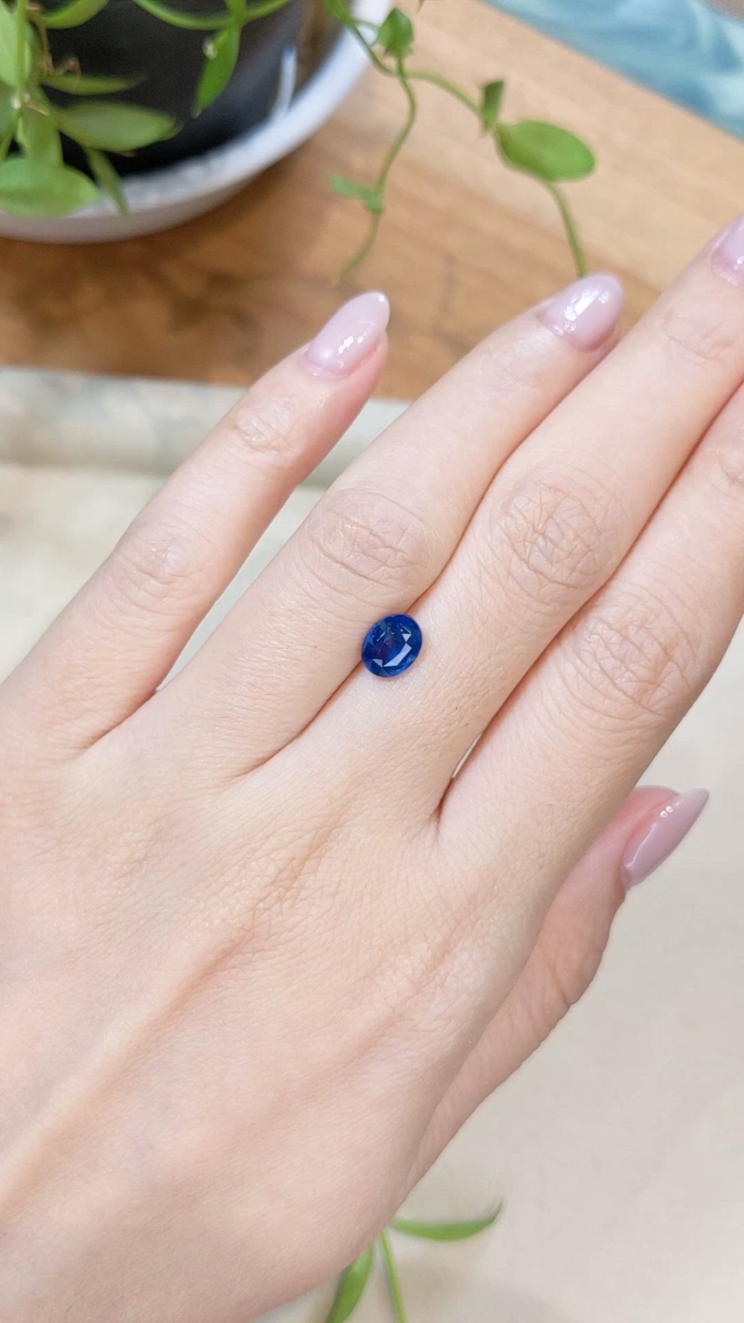 1.53 Ct. Blue Sapphire from Ceylon (Sri Lanka) Size Video