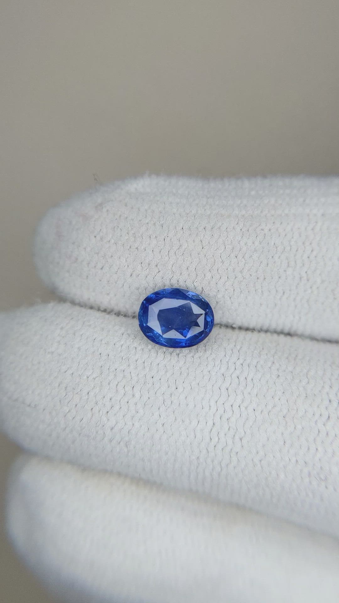 0.95 Ct. Blue Sapphire from Ceylon (Sri Lanka) Size Video