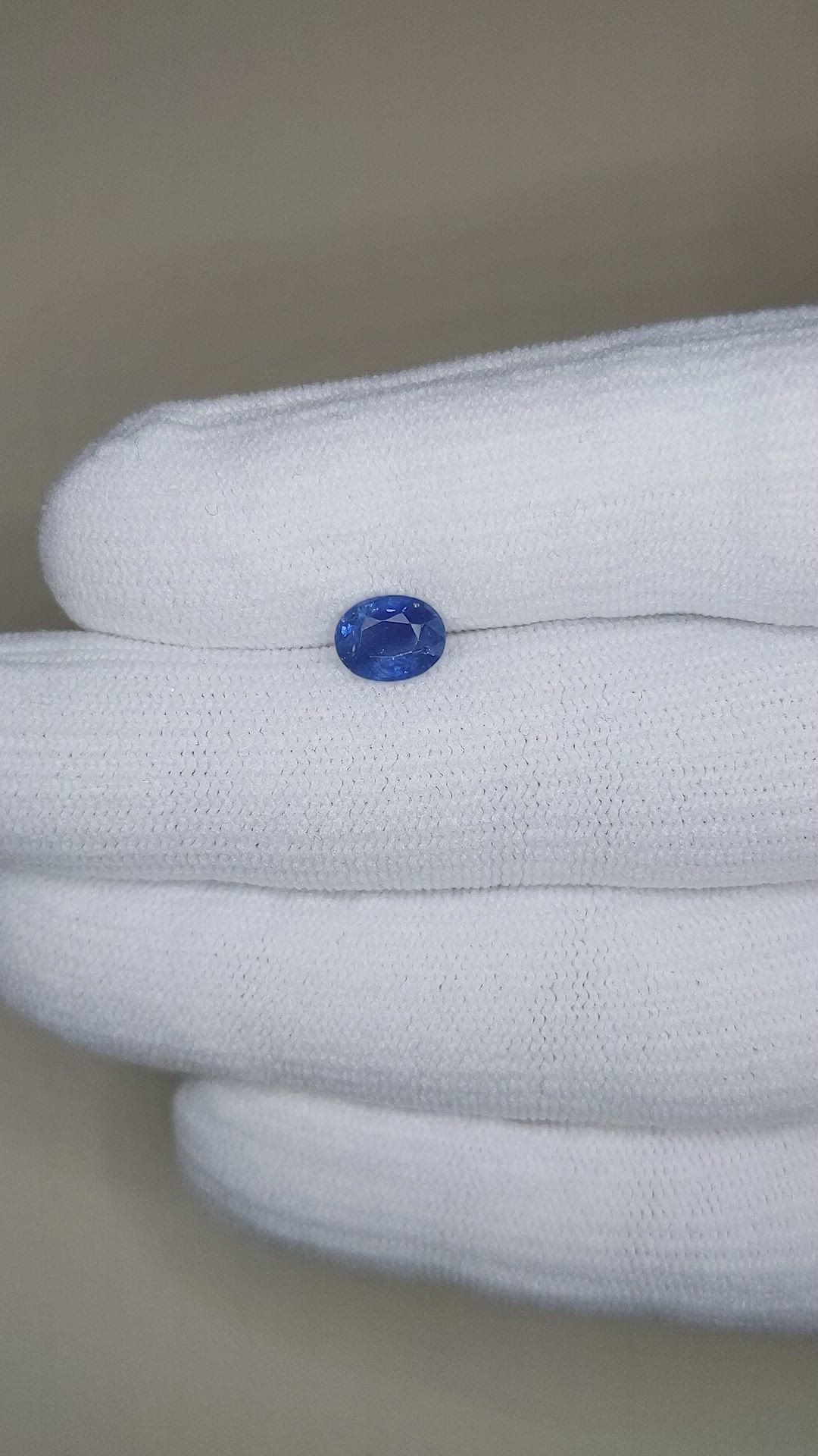 1.34 Ct. Blue Sapphire from Ceylon (Sri Lanka) Size Video