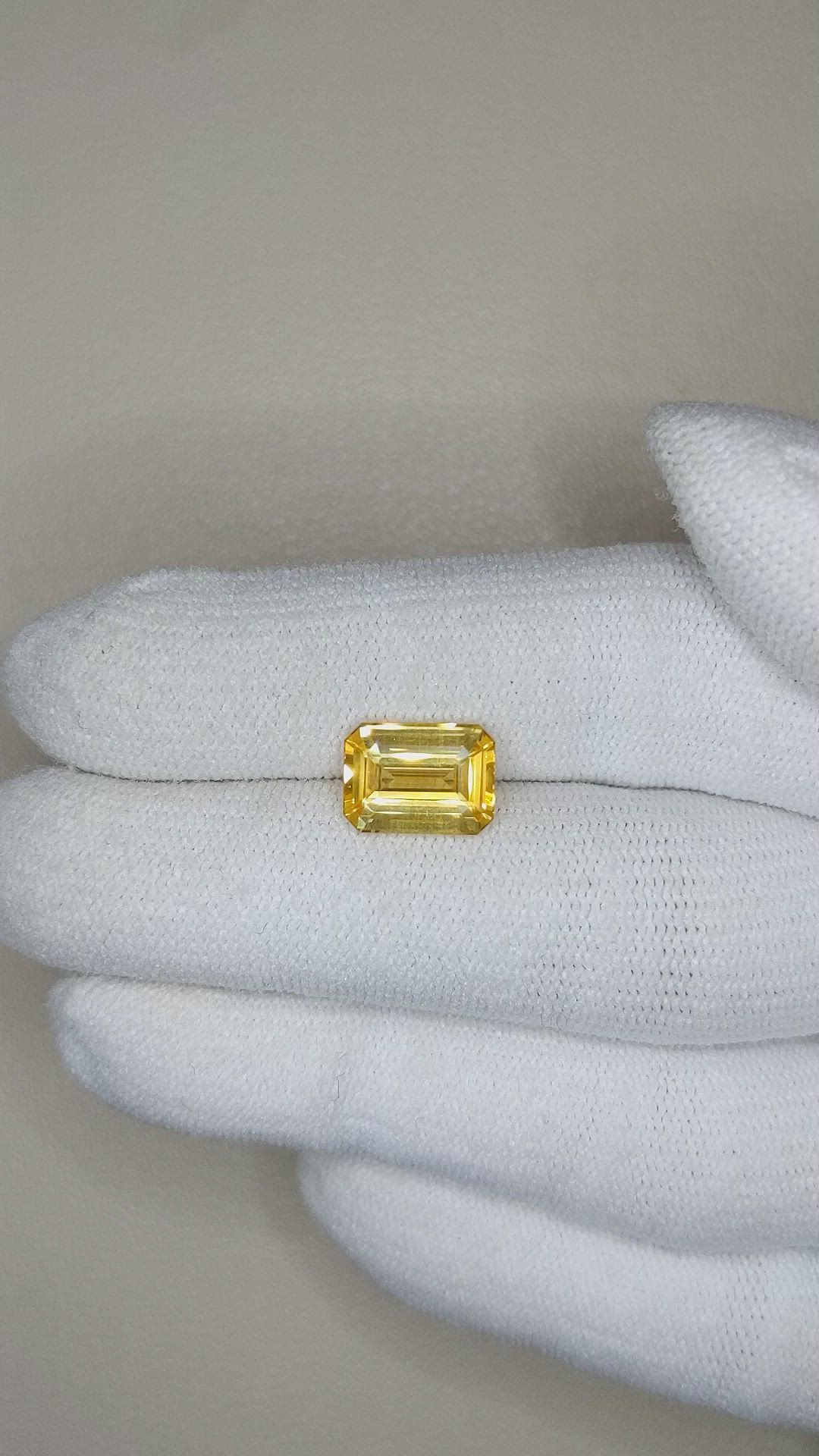 3.14 Ct. Yellow Sapphire from Ceylon (Sri Lanka) Size Video