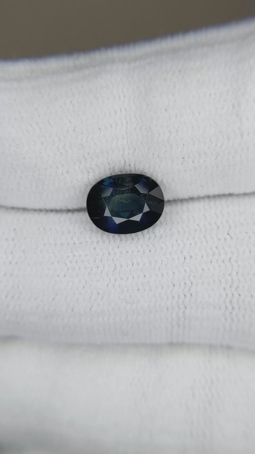 2.65 Ct. Greenish Blue Sapphire from Ceylon (Sri Lanka) Size Video
