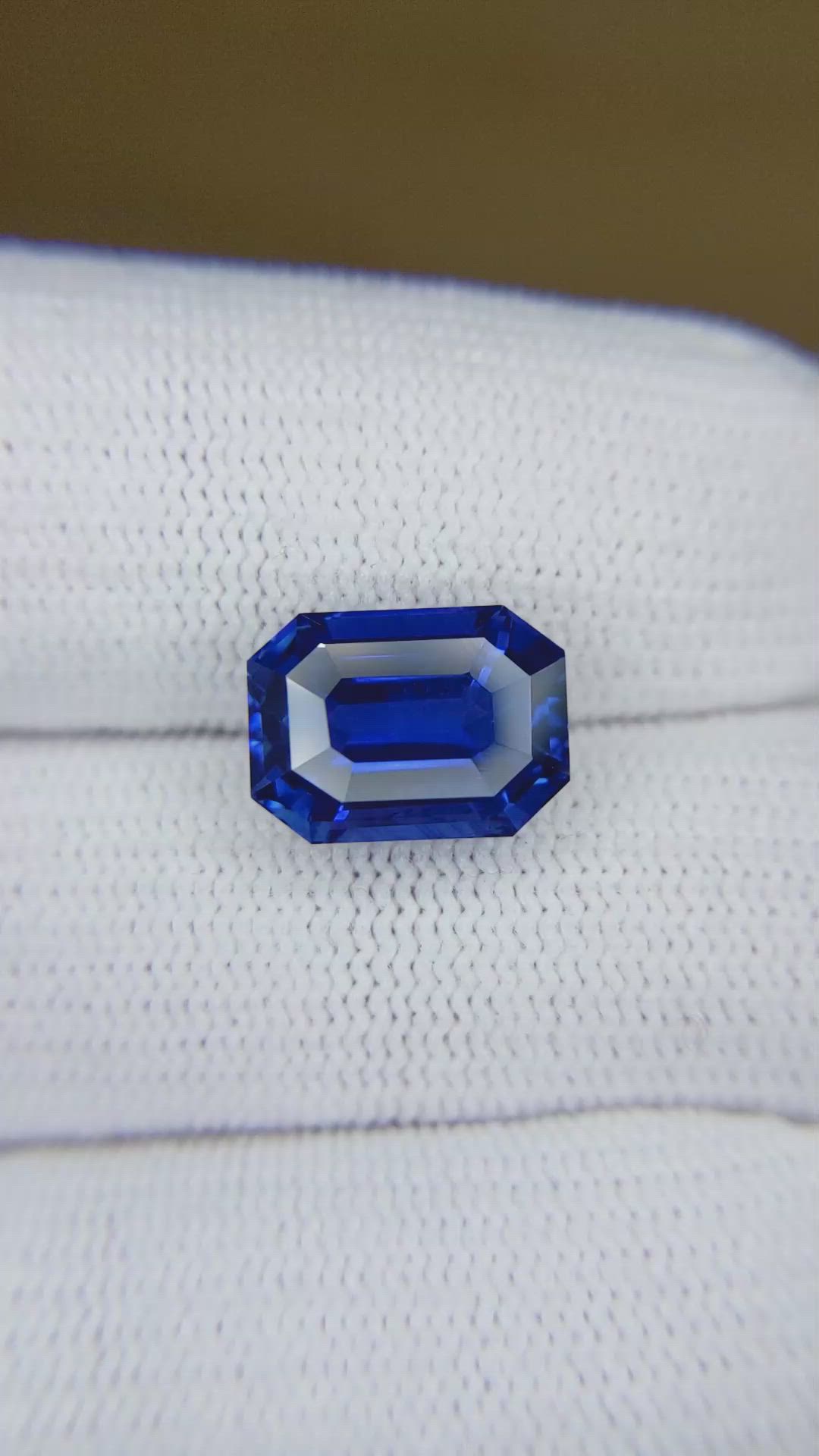 6.37 Ct. Blue Sapphire from Ceylon (Sri Lanka) Size Video