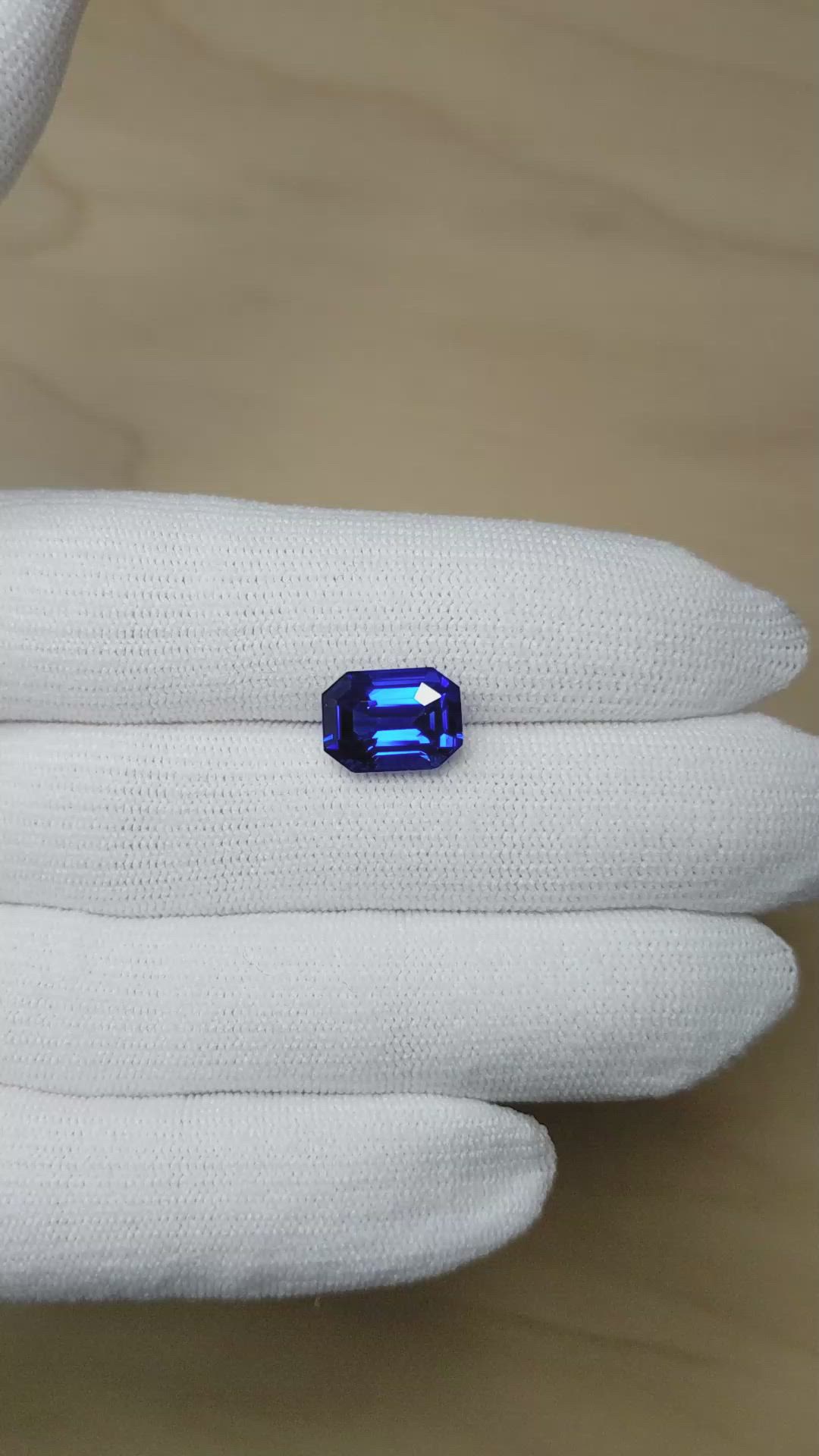 5.86 Ct. Blue Sapphire from Ceylon (Sri Lanka) Size Video