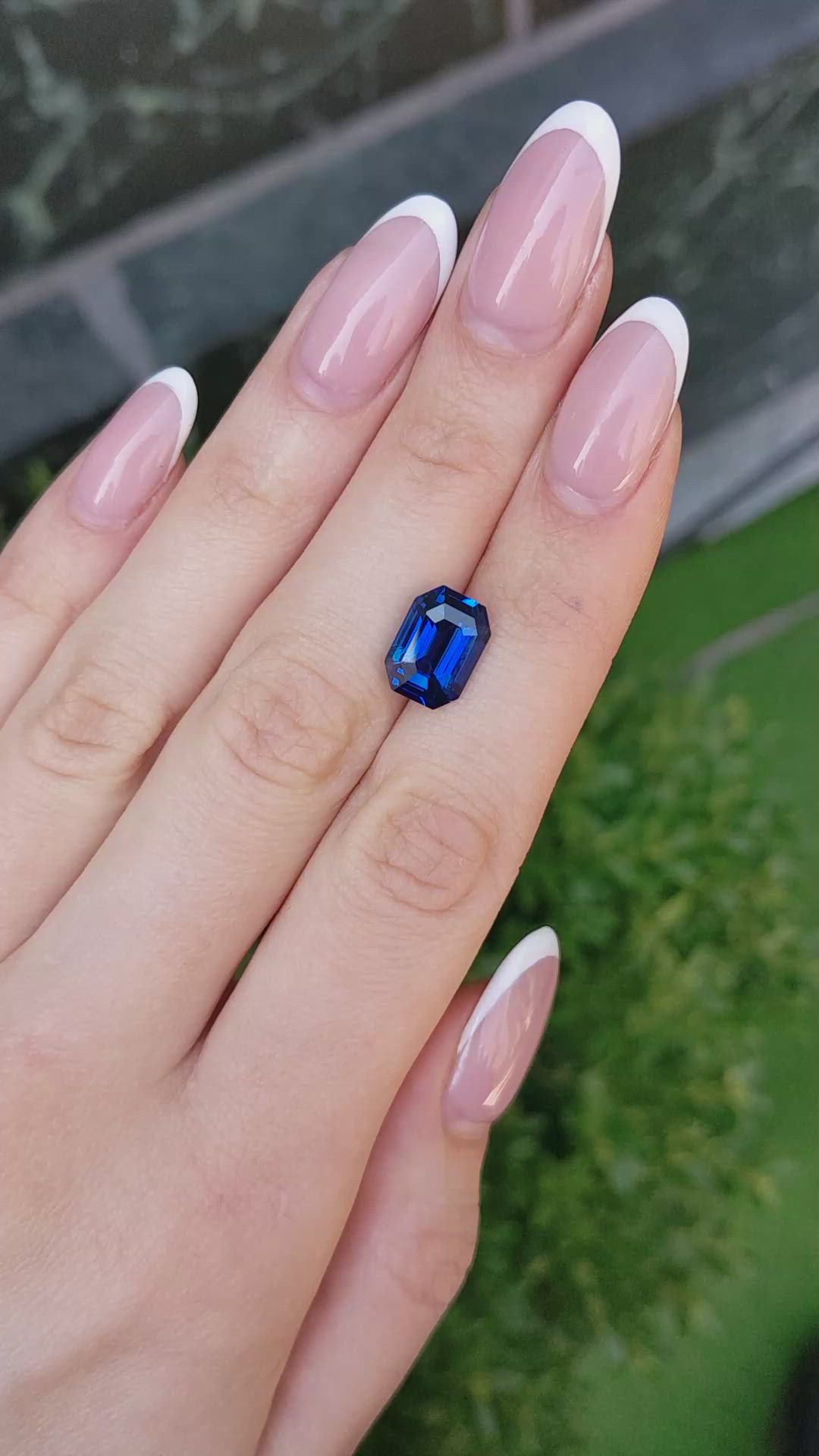 5.86 Ct. Blue Sapphire from Ceylon (Sri Lanka) Size Video